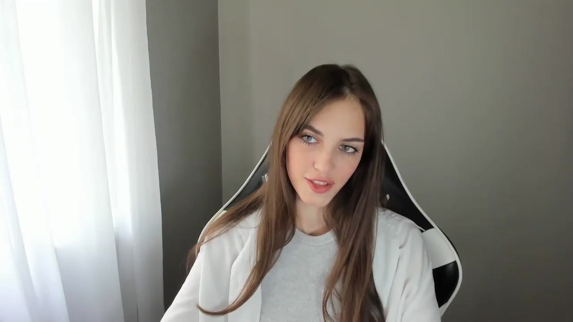 Gallery image thumbnail from Dashamoxy's myfreecams stream on, 07/19/2025, 11:06 image 3 of 20