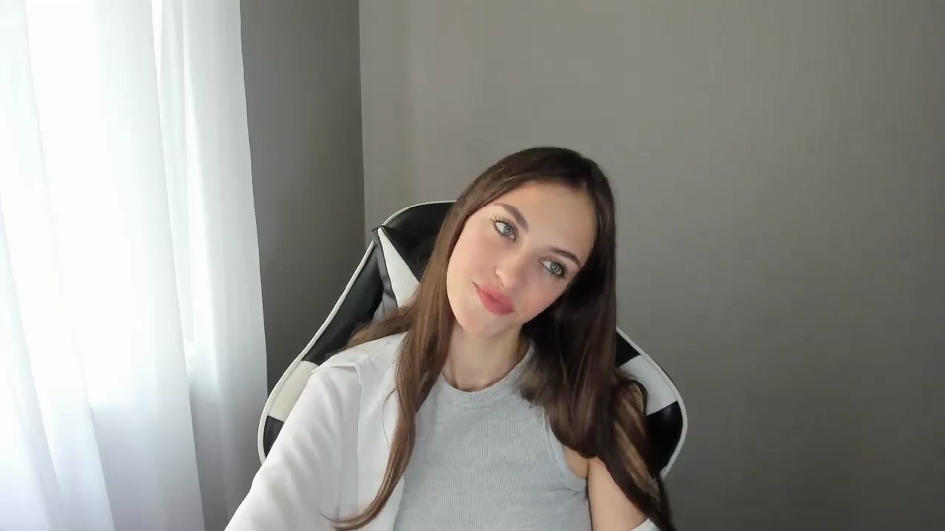 Gallery image thumbnail from Dashamoxy's myfreecams stream on, 07/19/2025, 11:06 image 14 of 20
