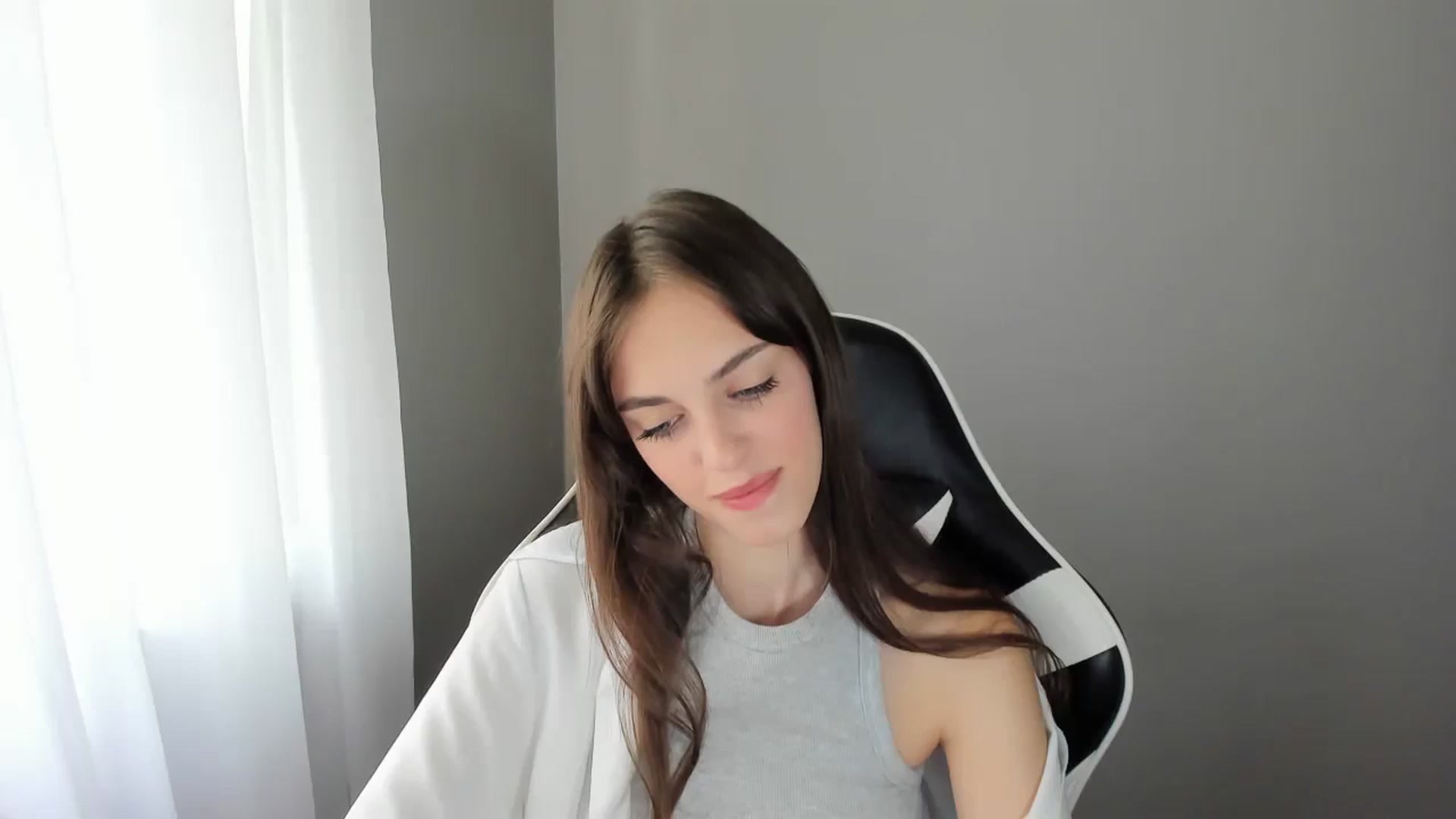 Gallery image thumbnail from Dashamoxy's myfreecams stream on, 07/19/2025, 11:06 image 9 of 20