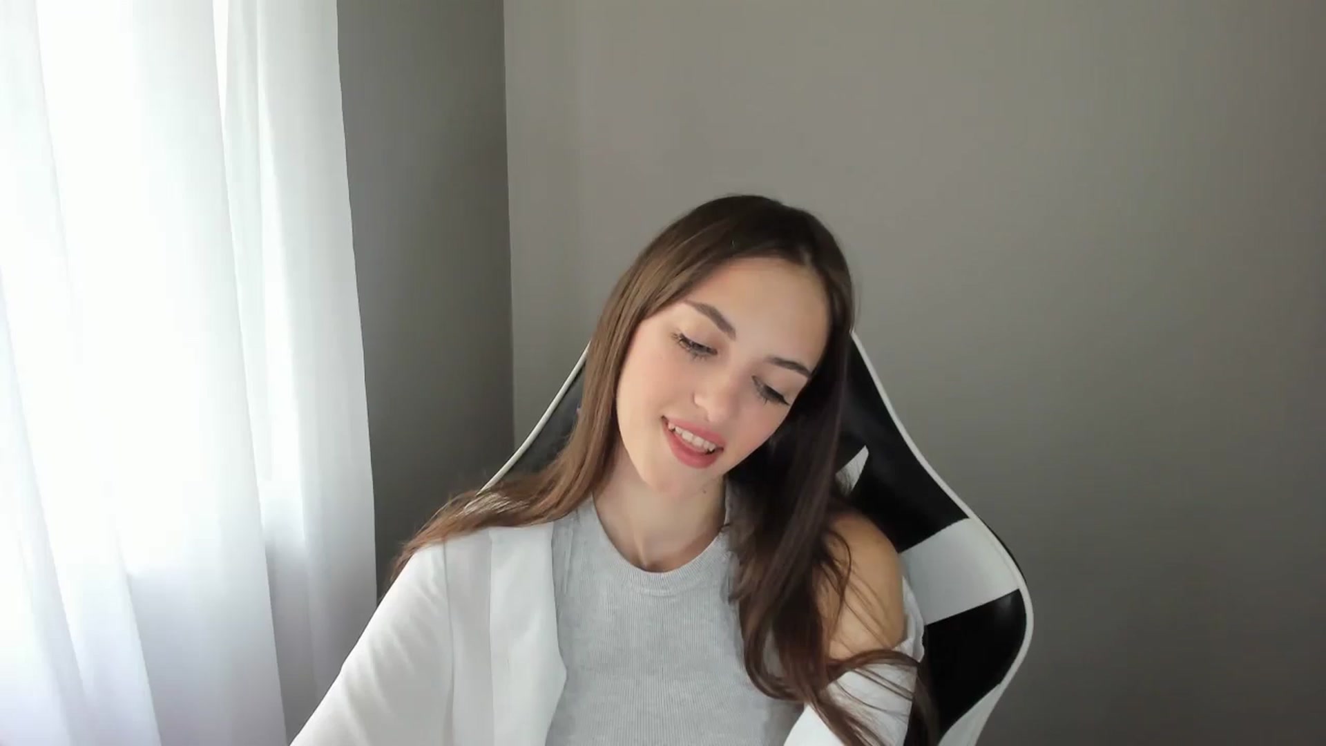 Gallery image thumbnail from Dashamoxy's myfreecams stream on, 07/19/2025, 11:06 image 11 of 20
