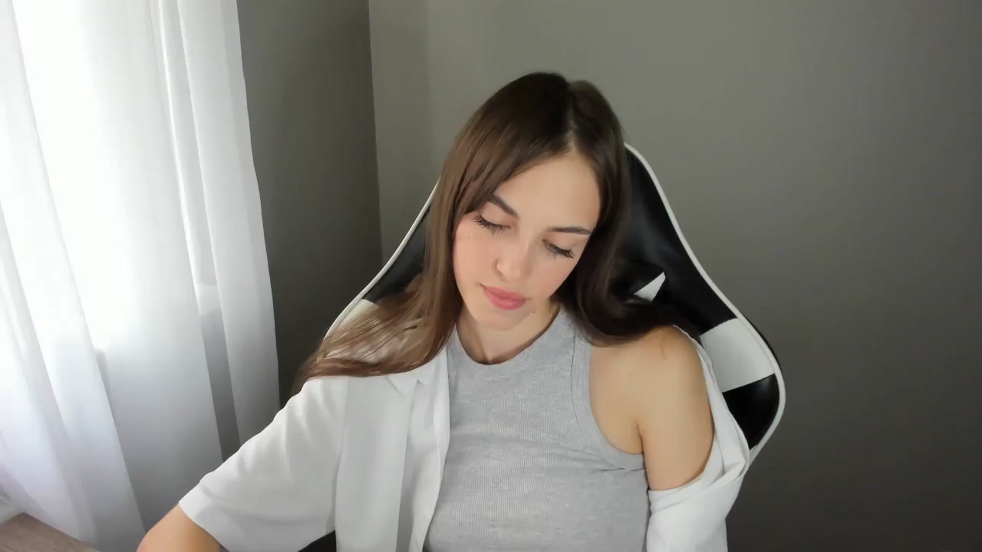 Gallery image thumbnail from Dashamoxy's myfreecams stream on, 07/19/2025, 13:02 image 6 of 20
