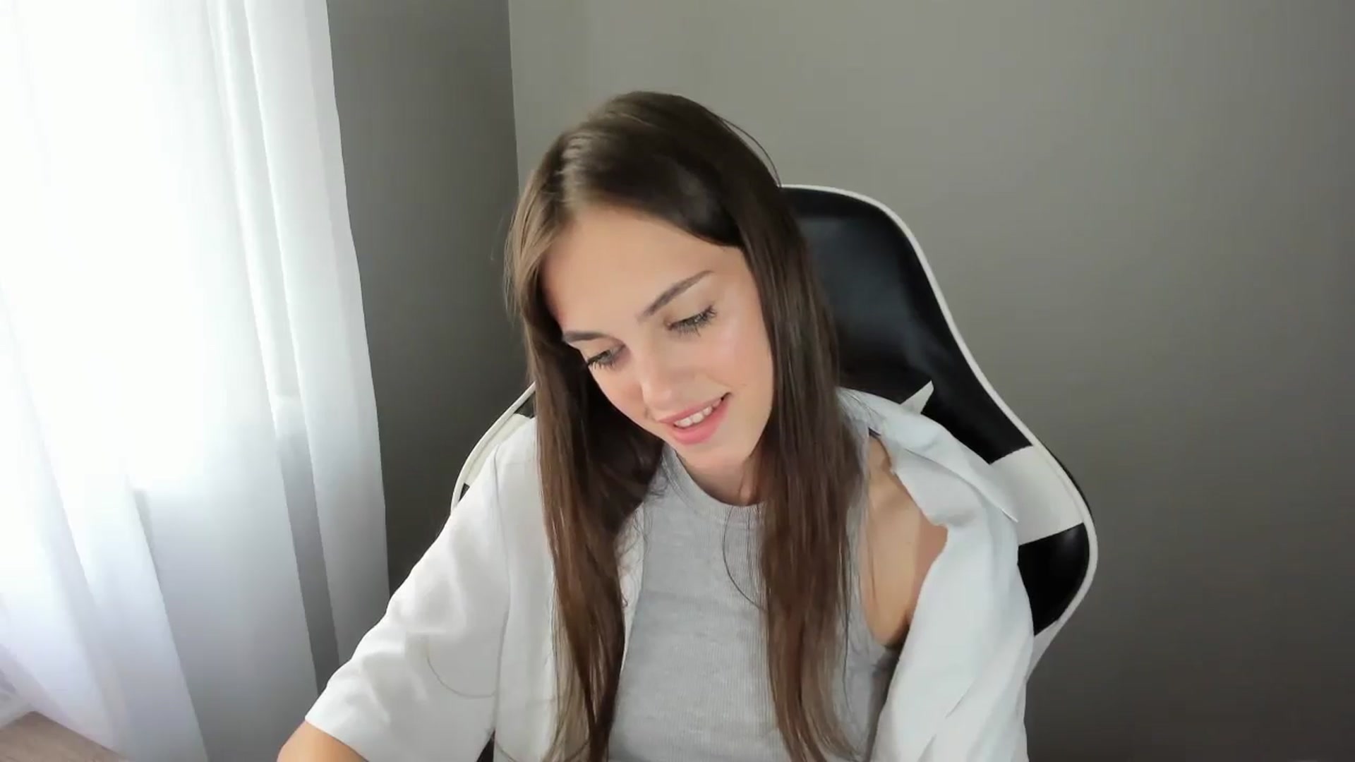 Gallery image thumbnail from Dashamoxy's myfreecams stream on, 07/19/2025, 13:02 image 2 of 20