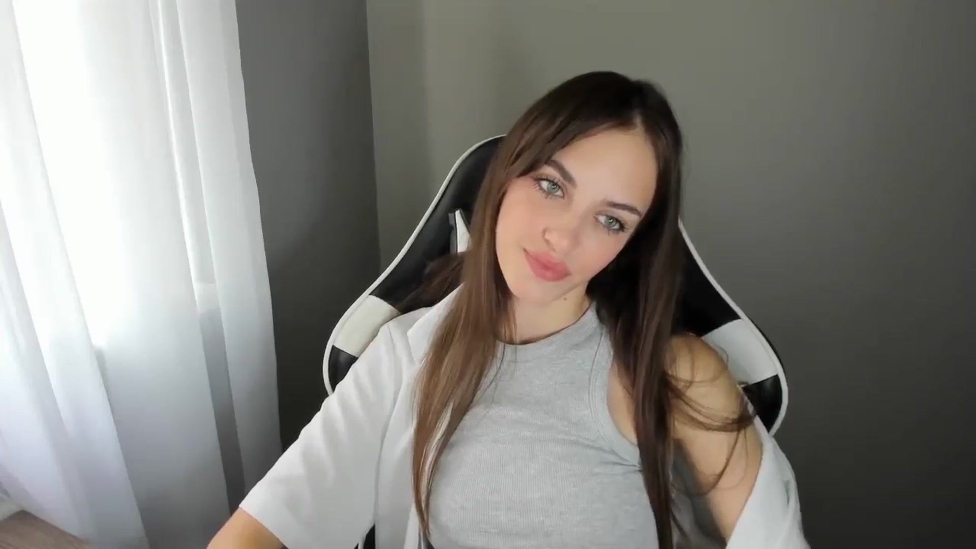 Gallery image thumbnail from Dashamoxy's myfreecams stream on, 07/19/2025, 13:02 image 13 of 20