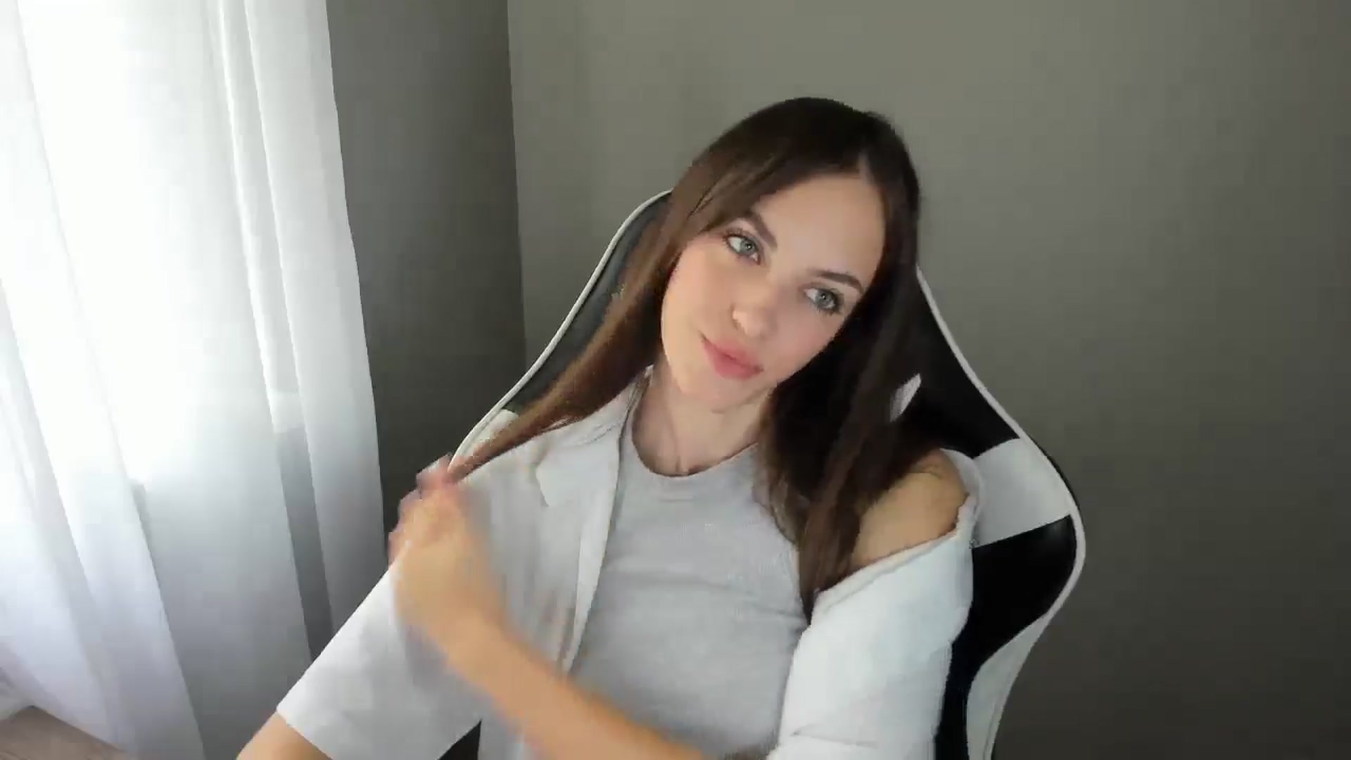 Gallery image thumbnail from Dashamoxy's myfreecams stream on, 07/19/2025, 13:02 image 11 of 20