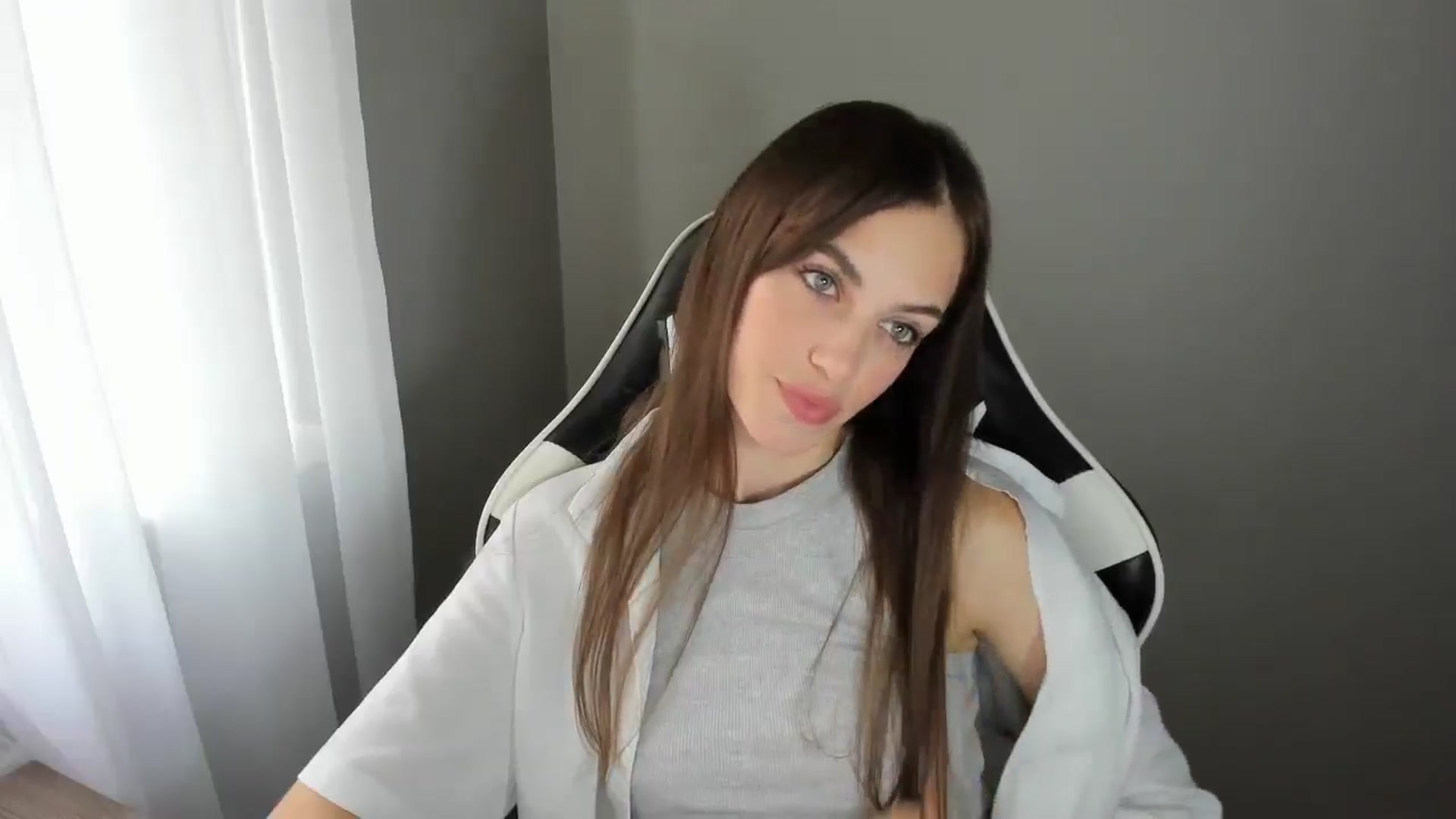 Gallery image thumbnail from Dashamoxy's myfreecams stream on, 07/19/2025, 13:02 image 5 of 20
