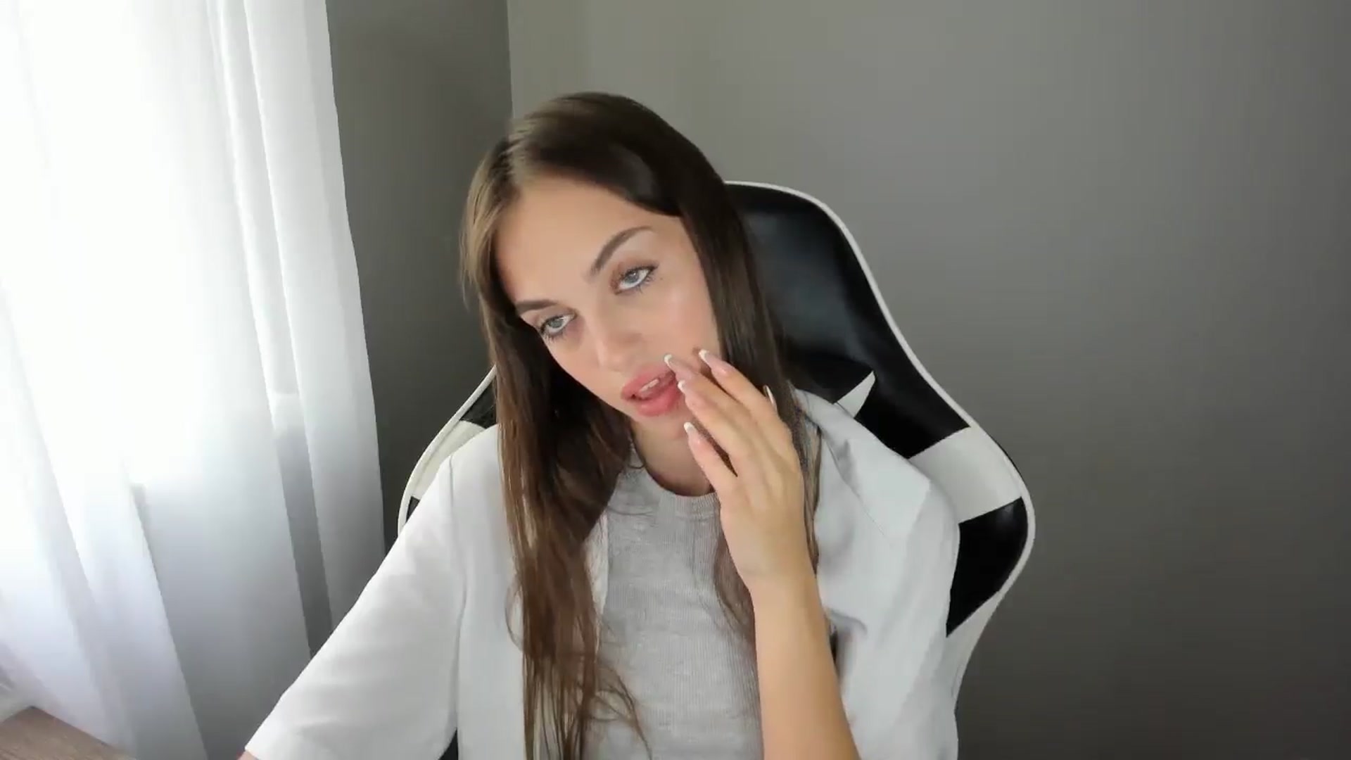 Gallery image thumbnail from Dashamoxy's myfreecams stream on, 07/19/2025, 13:02 image 4 of 20