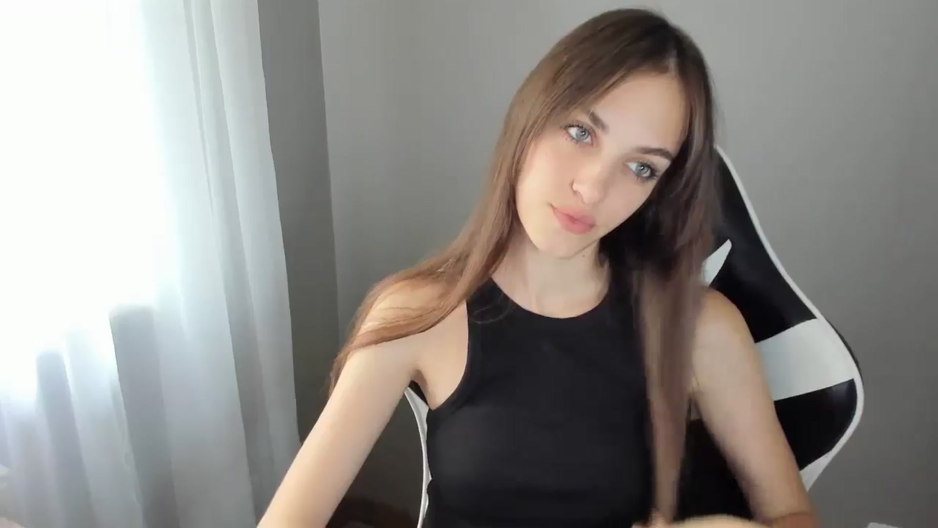 Gallery image thumbnail from Dashamoxy's myfreecams stream on, 07/20/2025, 11:27 image 15 of 20