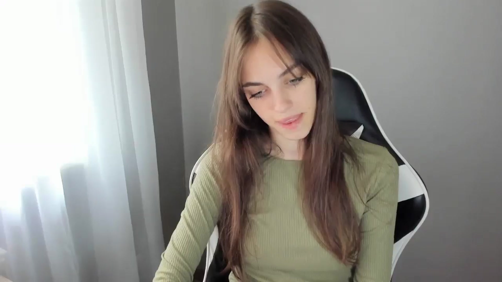 Gallery image thumbnail from Dashamoxy's myfreecams stream on, 07/20/2025, 11:27 image 18 of 20