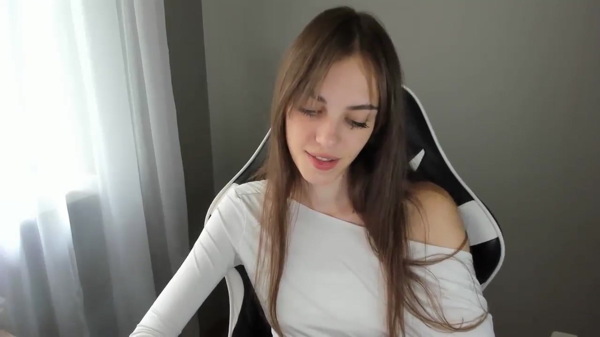 Gallery image thumbnail from Dashamoxy's myfreecams stream on, 07/20/2025, 11:27 image 3 of 20