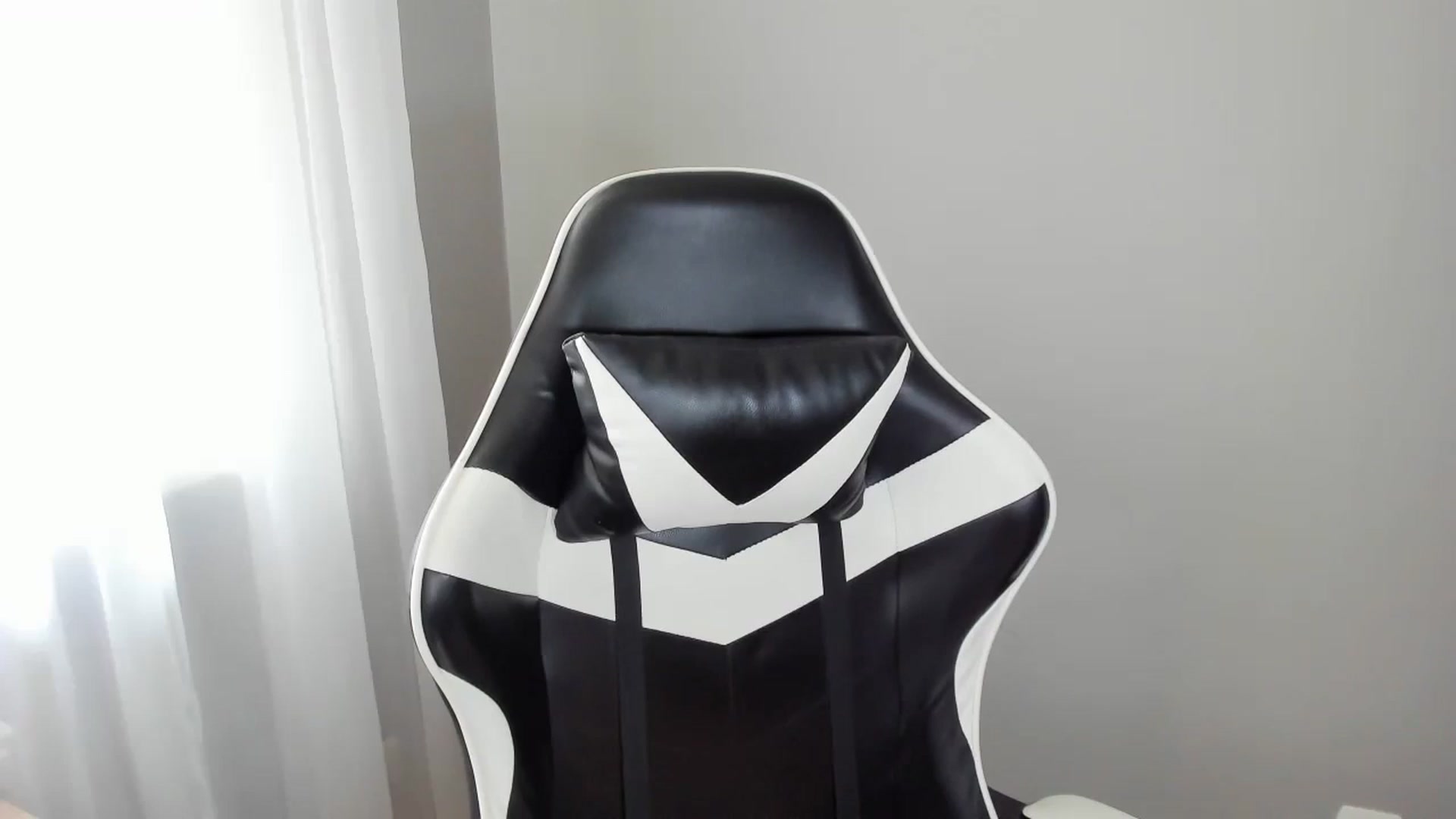 Gallery image thumbnail from Dashamoxy's myfreecams stream on, 07/20/2025, 11:27 image 4 of 20