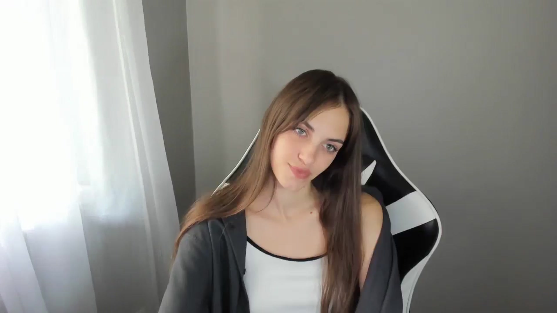 Gallery image thumbnail from Dashamoxy's myfreecams stream on, 07/21/2025, 11:24 image 14 of 20