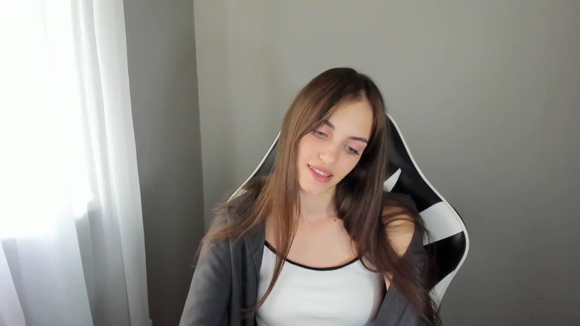 Gallery image thumbnail from Dashamoxy's myfreecams stream on, 07/21/2025, 11:24 image 10 of 20