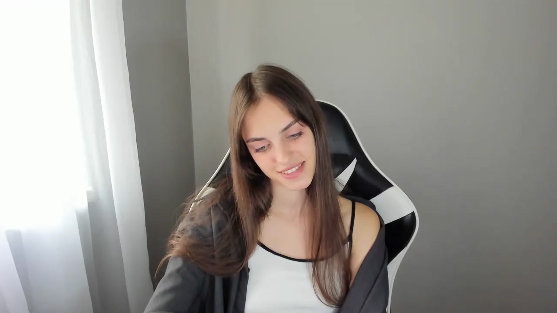Gallery image thumbnail from Dashamoxy's myfreecams stream on, 07/21/2025, 11:24 image 16 of 20