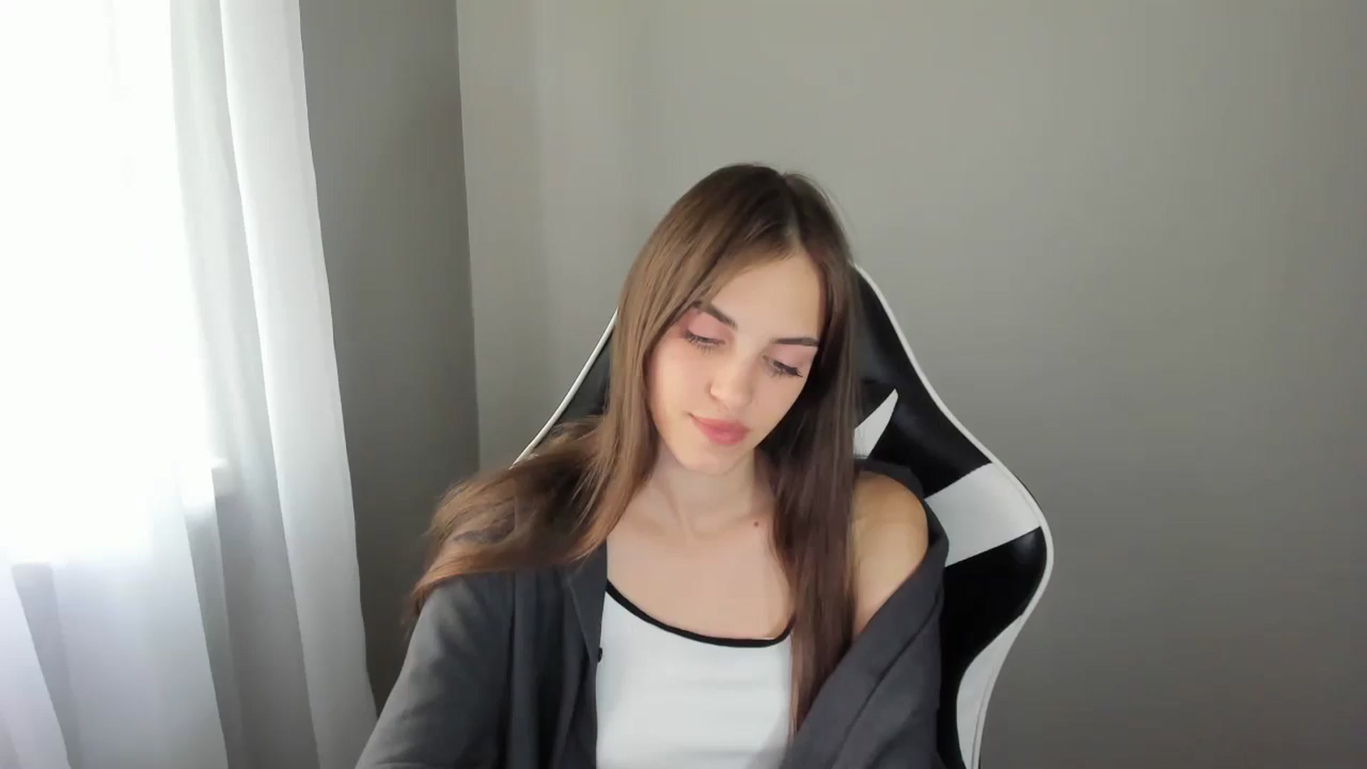 Gallery image thumbnail from Dashamoxy's myfreecams stream on, 07/21/2025, 11:24 image 19 of 20