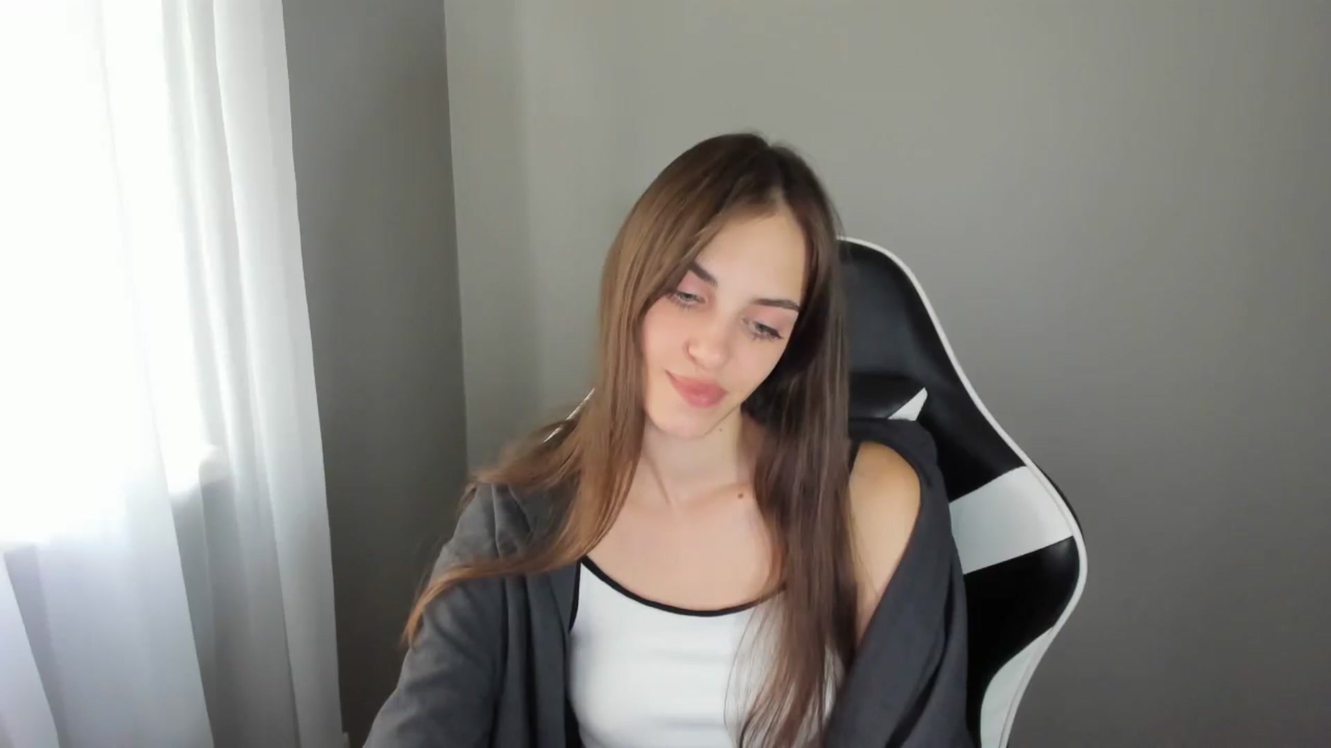 Gallery image thumbnail from Dashamoxy's myfreecams stream on, 07/21/2025, 11:24 image 6 of 20