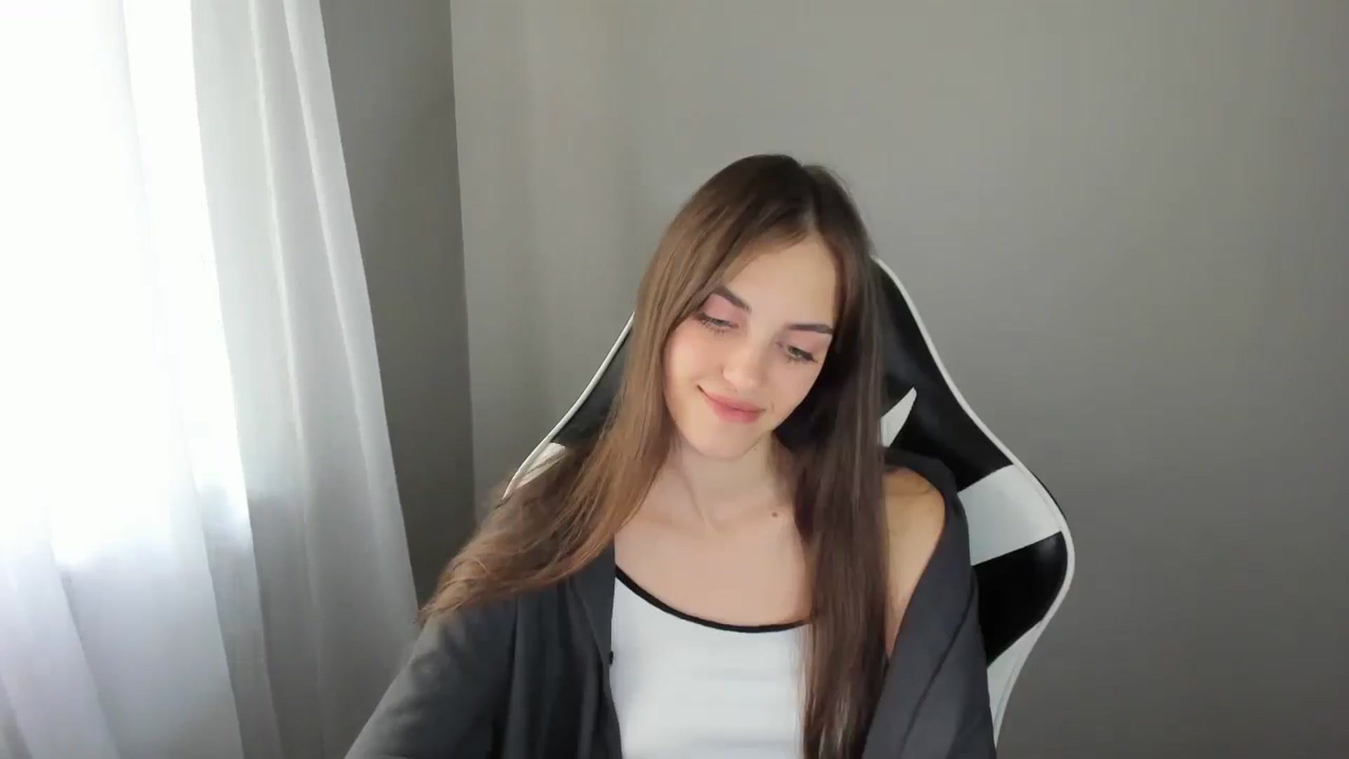 Gallery image thumbnail from Dashamoxy's myfreecams stream on, 07/21/2025, 11:24 image 13 of 20