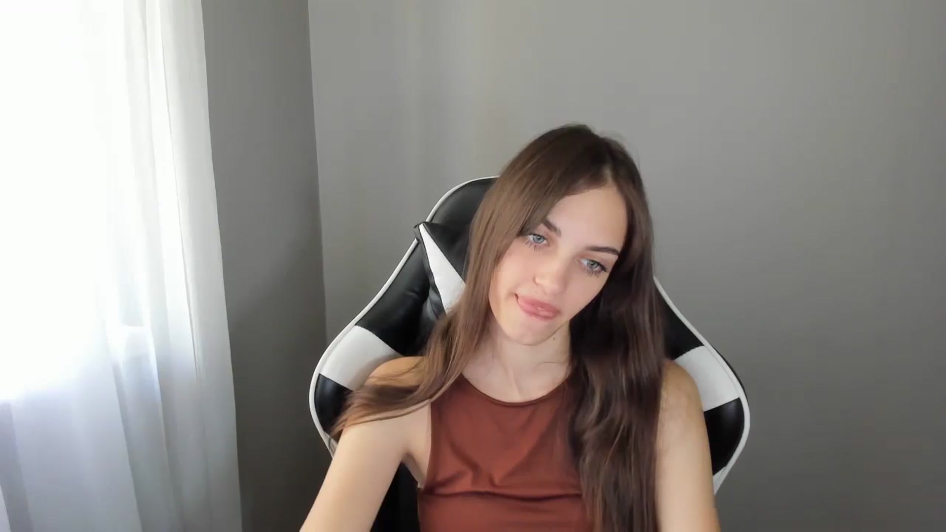 Gallery image thumbnail from Dashamoxy's myfreecams stream on, 07/23/2025, 11:52 image 19 of 20