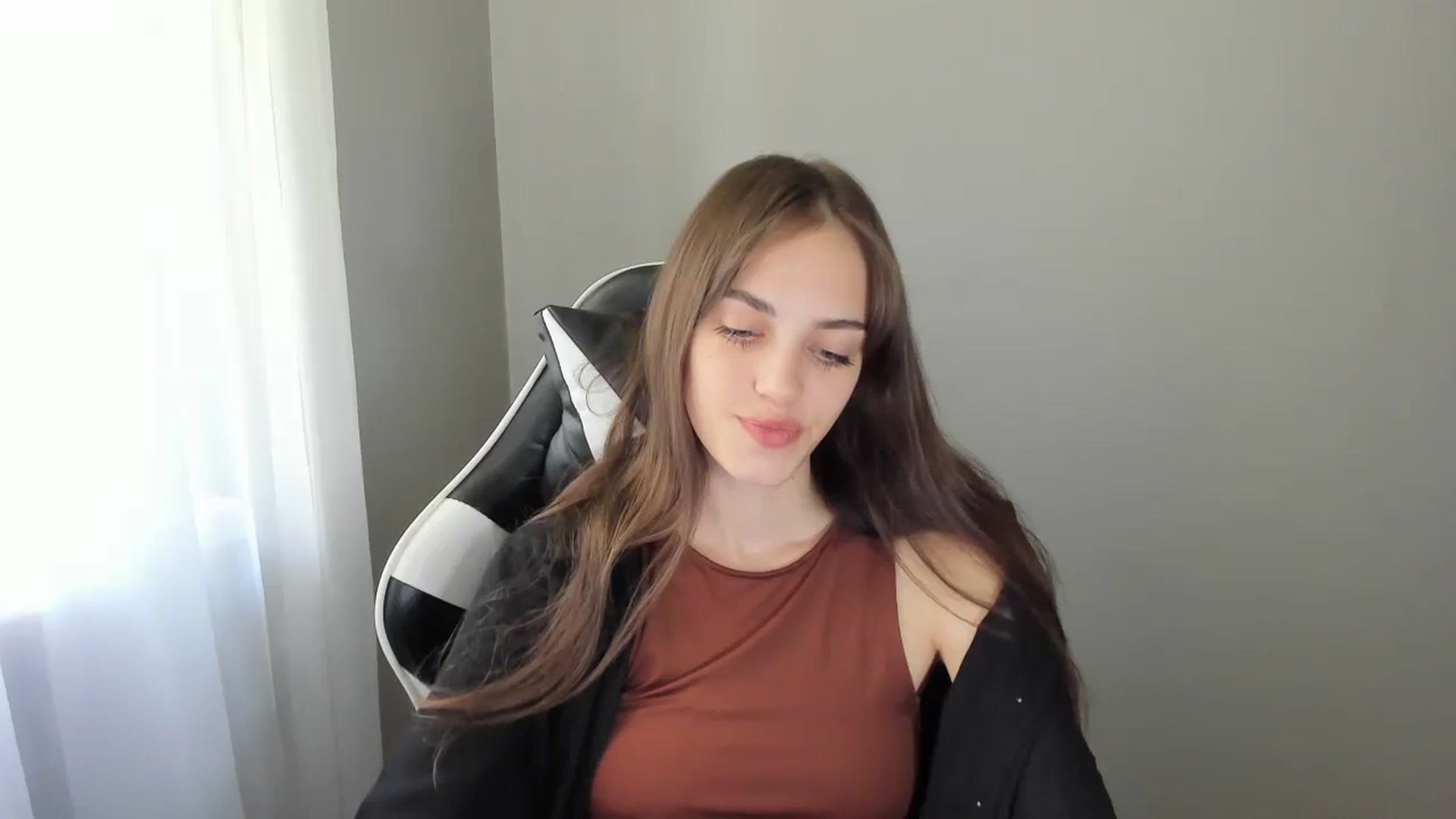 Gallery image thumbnail from Dashamoxy's myfreecams stream on, 07/23/2025, 11:52 image 4 of 20