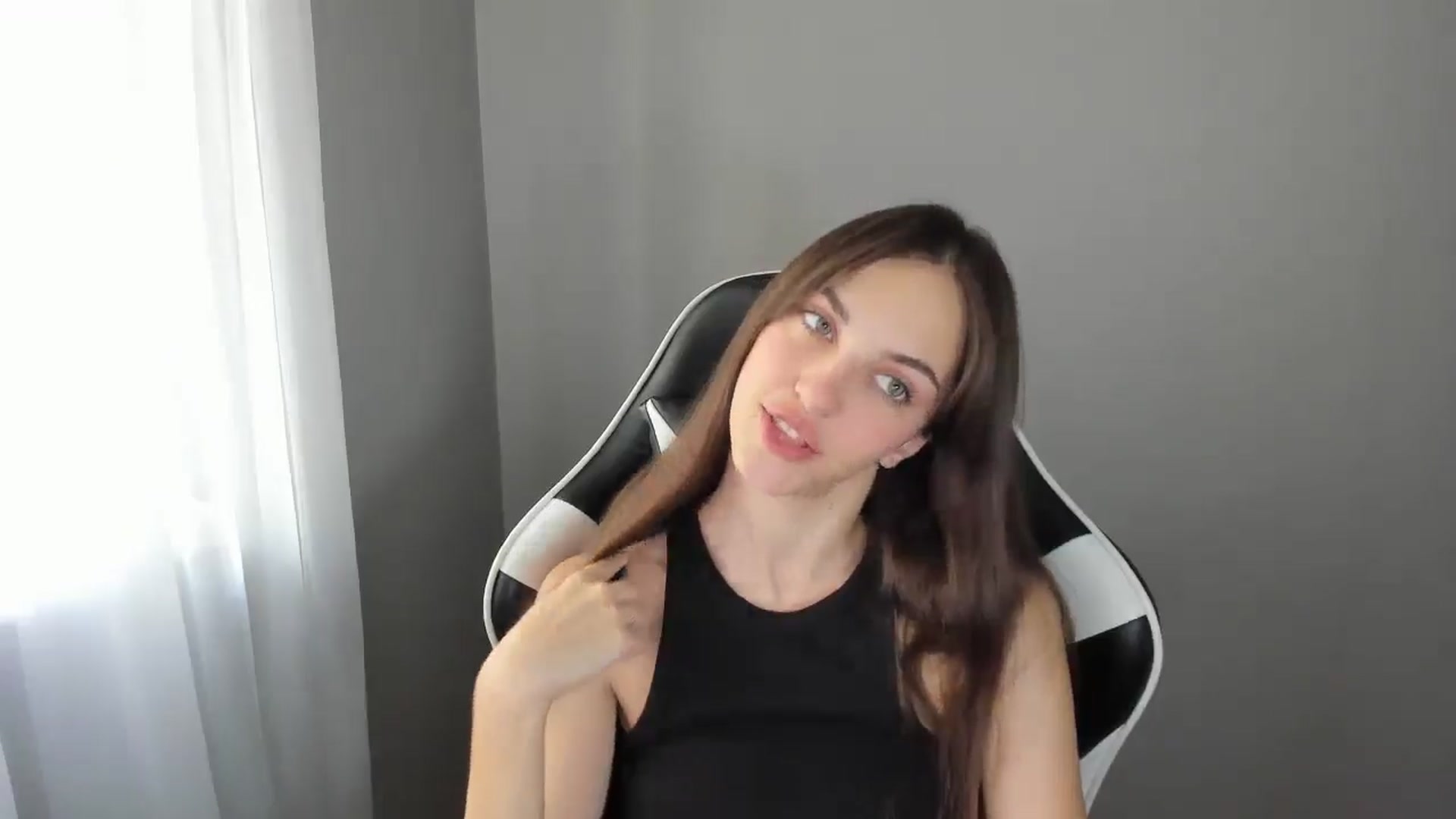 Gallery image thumbnail from Dashamoxy's myfreecams stream on, 07/23/2025, 13:03 image 11 of 20