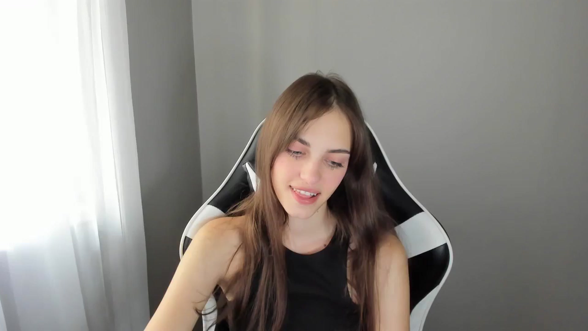 Gallery image thumbnail from Dashamoxy's myfreecams stream on, 07/23/2025, 13:03 image 15 of 20