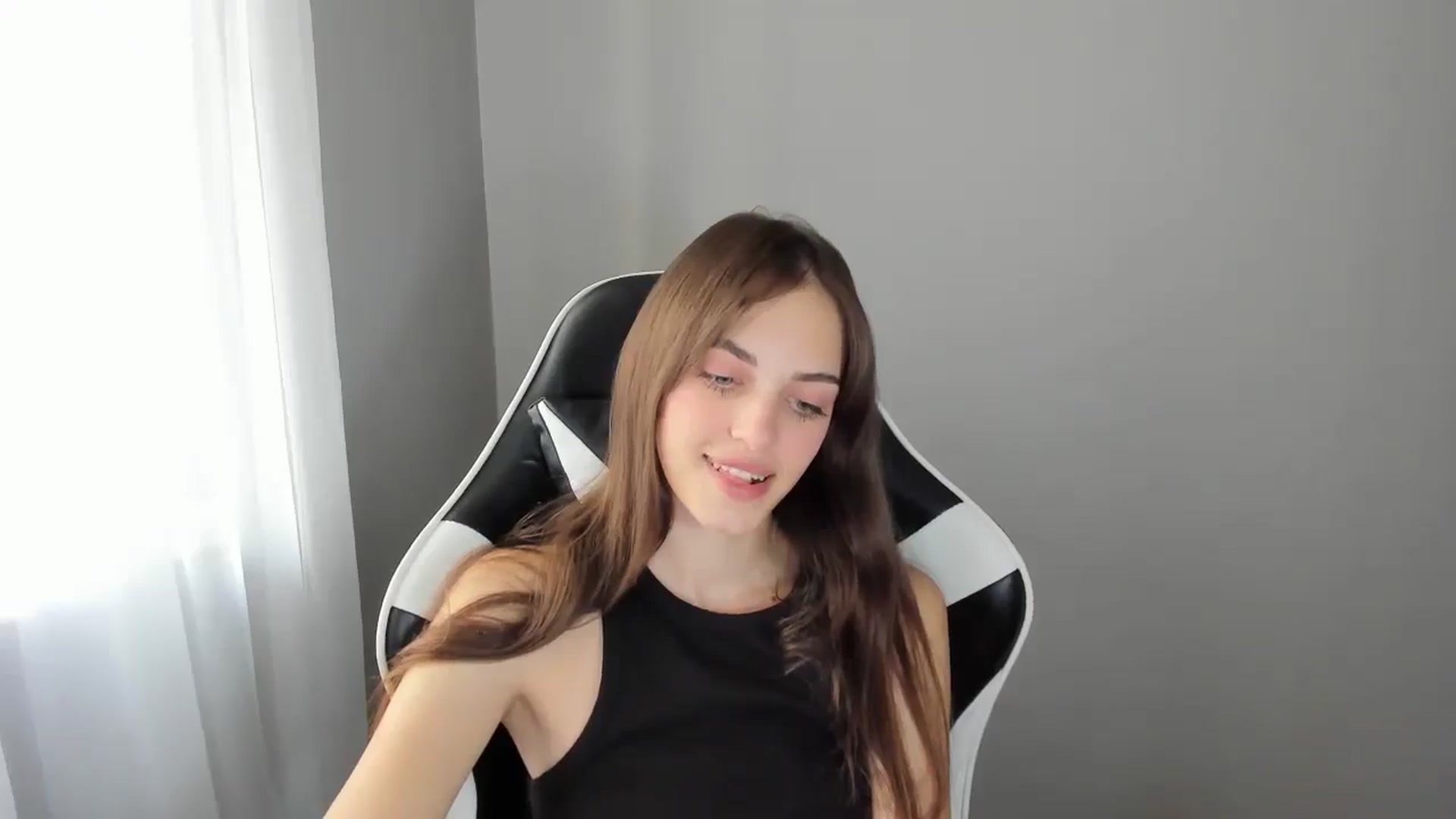 Gallery image thumbnail from Dashamoxy's myfreecams stream on, 07/23/2025, 13:03 image 19 of 20