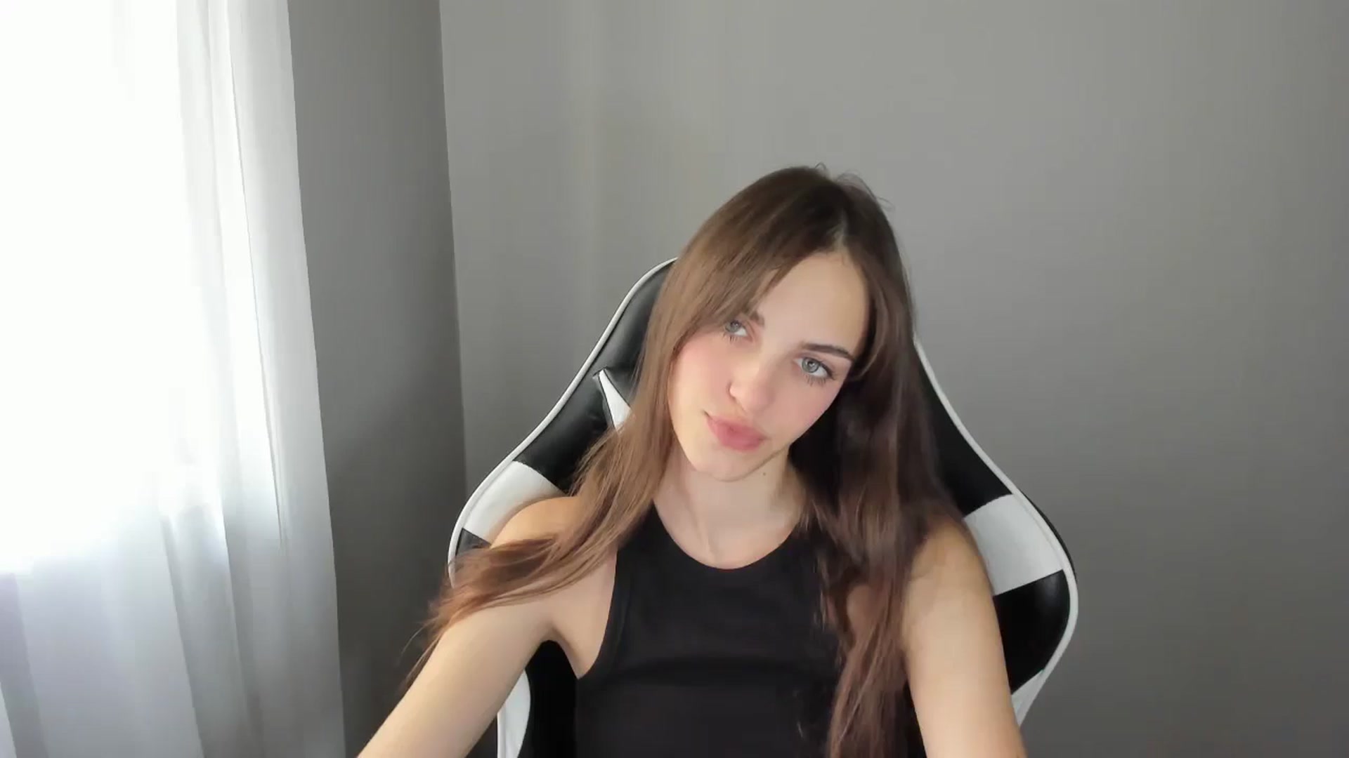 Gallery image thumbnail from Dashamoxy's myfreecams stream on, 07/23/2025, 13:03 image 10 of 20