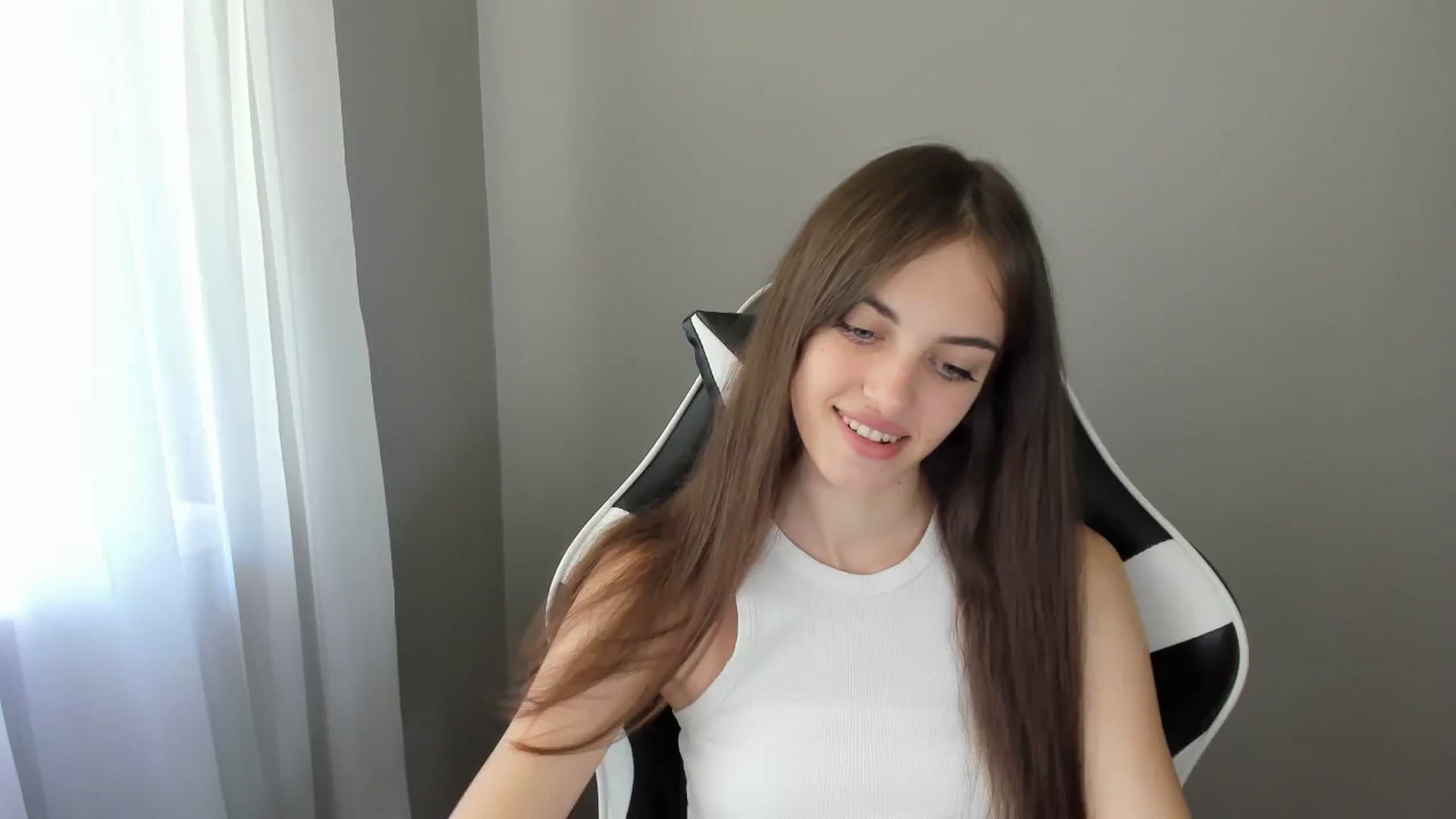 Gallery image thumbnail from Dashamoxy's myfreecams stream on, 07/24/2025, 08:49 image 2 of 20