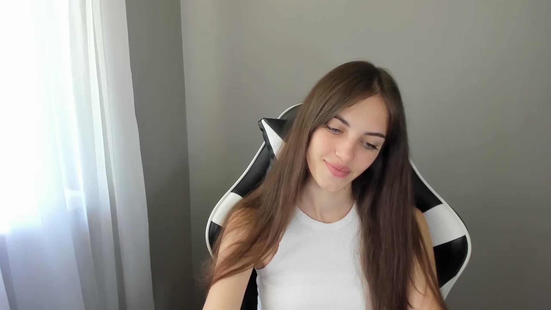 Gallery image thumbnail from Dashamoxy's myfreecams stream on, 07/24/2025, 08:49 image 3 of 20