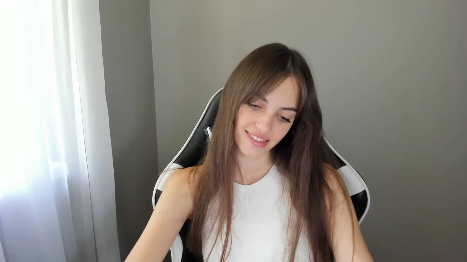Gallery image thumbnail from Dashamoxy's myfreecams stream on, 07/24/2025, 10:14 image 4 of 20