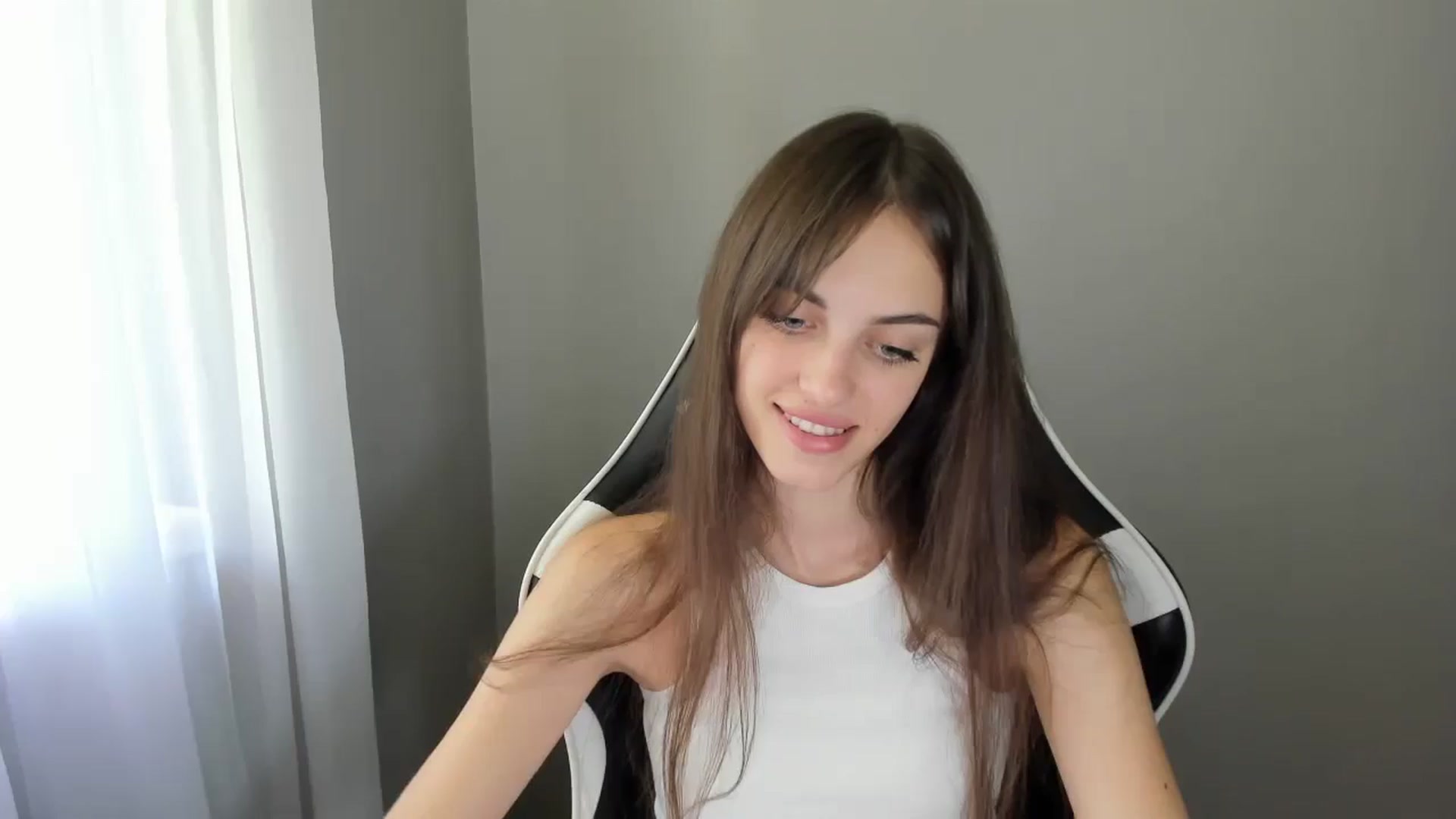 Gallery image thumbnail from Dashamoxy's myfreecams stream on, 07/24/2025, 10:14 image 16 of 20