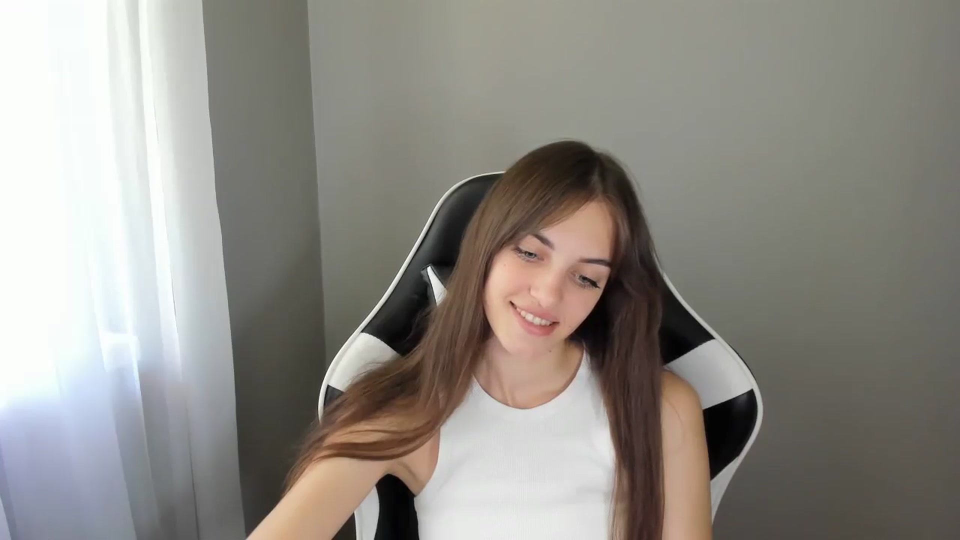 Gallery image thumbnail from Dashamoxy's myfreecams stream on, 07/24/2025, 10:14 image 2 of 20