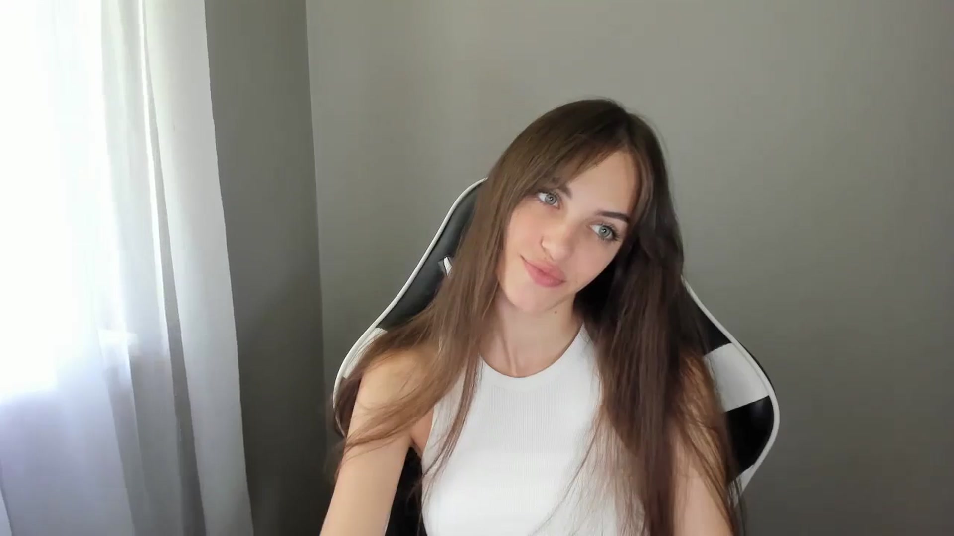 Gallery image thumbnail from Dashamoxy's myfreecams stream on, 07/24/2025, 10:14 image 6 of 20