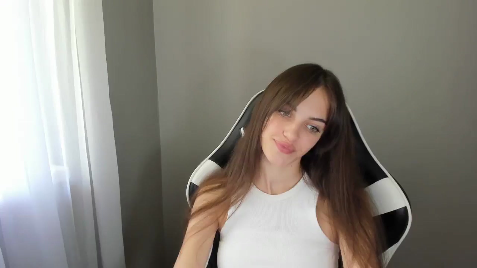 Gallery image thumbnail from Dashamoxy's myfreecams stream on, 07/24/2025, 10:14 image 14 of 20