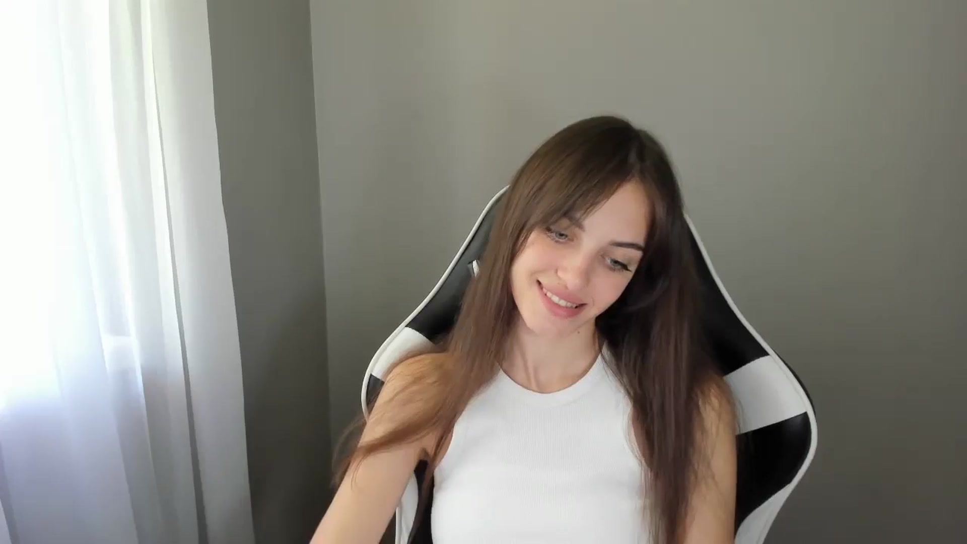 Gallery image thumbnail from Dashamoxy's myfreecams stream on, 07/24/2025, 10:14 image 13 of 20