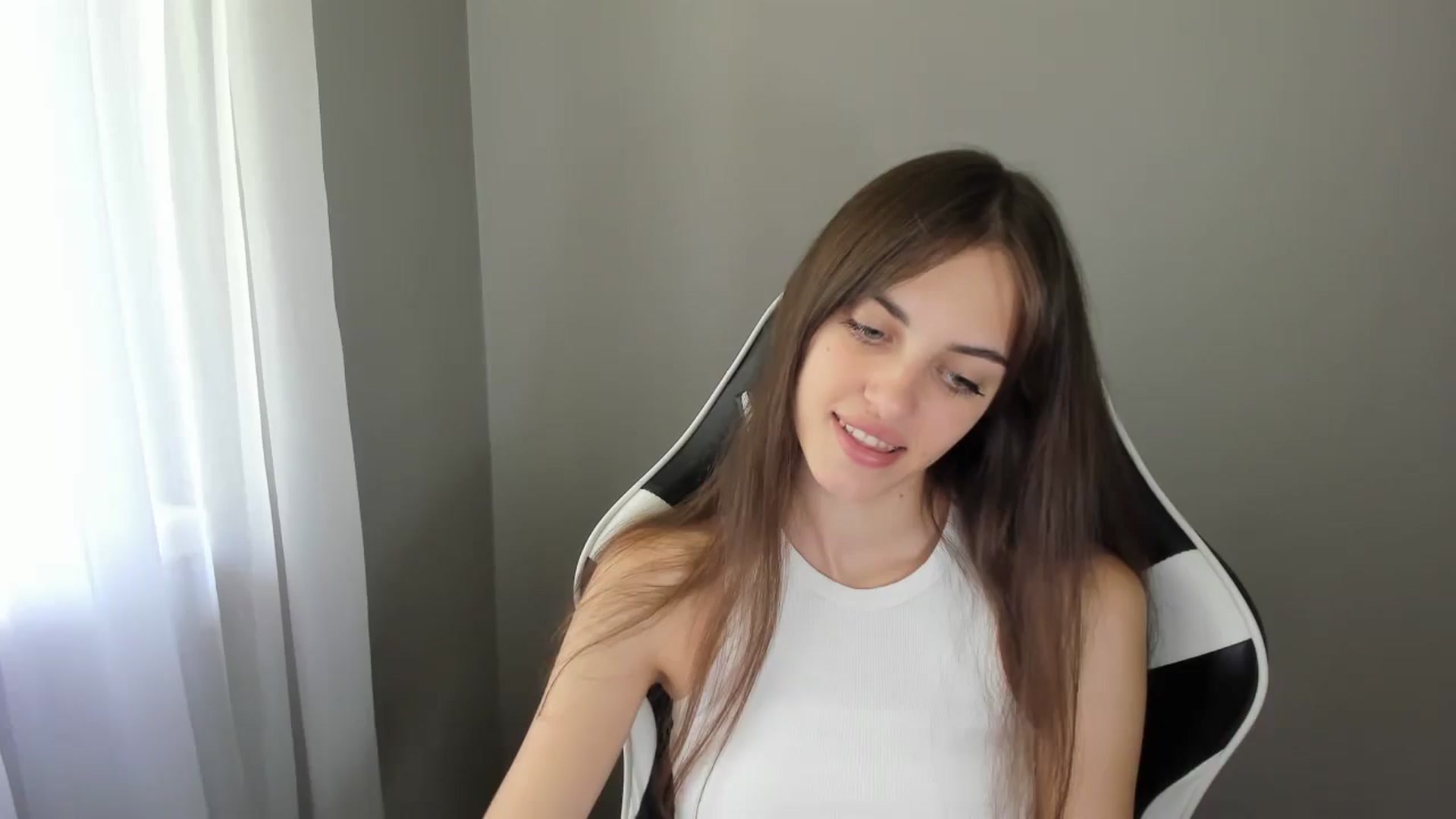 Gallery image thumbnail from Dashamoxy's myfreecams stream on, 07/24/2025, 10:14 image 9 of 20