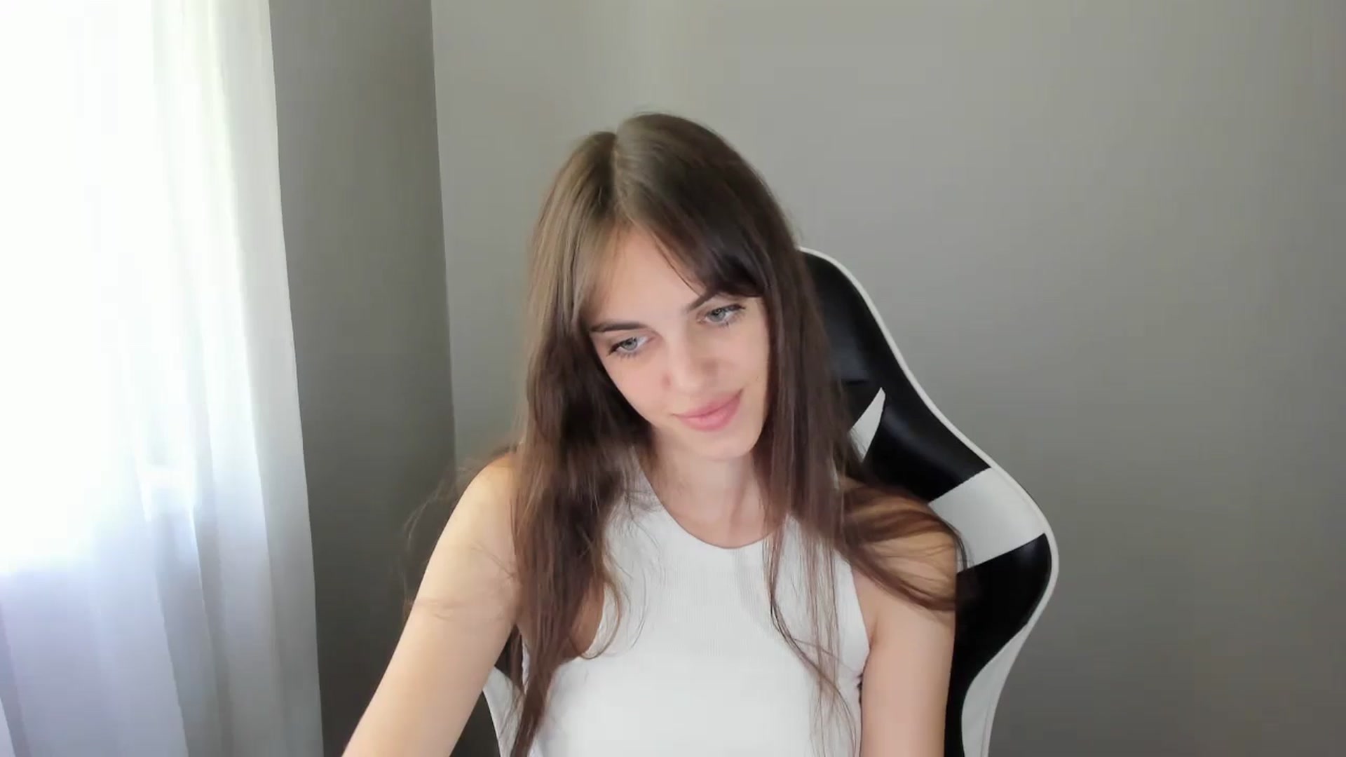 Gallery image thumbnail from Dashamoxy's myfreecams stream on, 07/24/2025, 10:45 image 13 of 20
