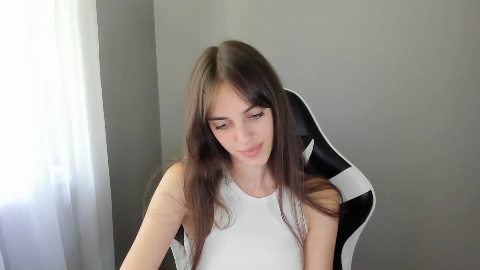 Gallery image thumbnail from Dashamoxy's myfreecams stream on, 07/24/2025, 10:45 image 12 of 20