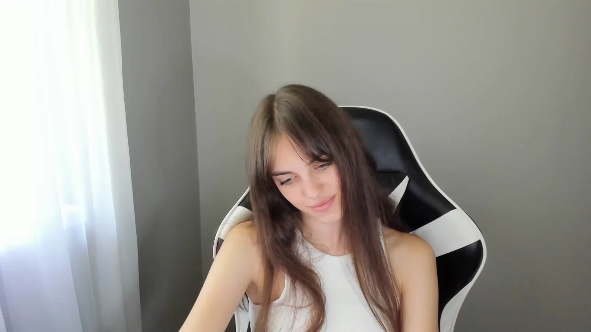 Gallery image thumbnail from Dashamoxy's myfreecams stream on, 07/24/2025, 10:45 image 3 of 20