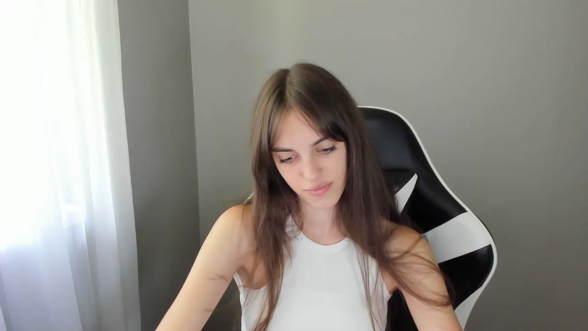 Gallery image thumbnail from Dashamoxy's myfreecams stream on, 07/24/2025, 10:45 image 17 of 20