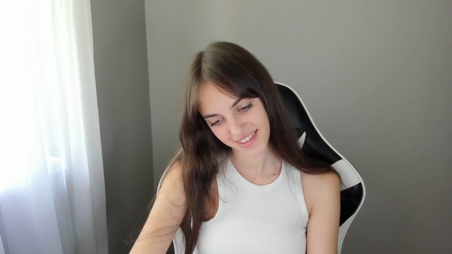 Gallery image thumbnail from Dashamoxy's myfreecams stream on, 07/24/2025, 10:45 image 9 of 20