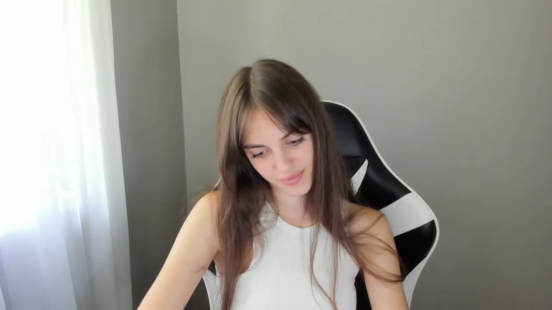 Gallery image thumbnail from Dashamoxy's myfreecams stream on, 07/24/2025, 10:45 image 18 of 20