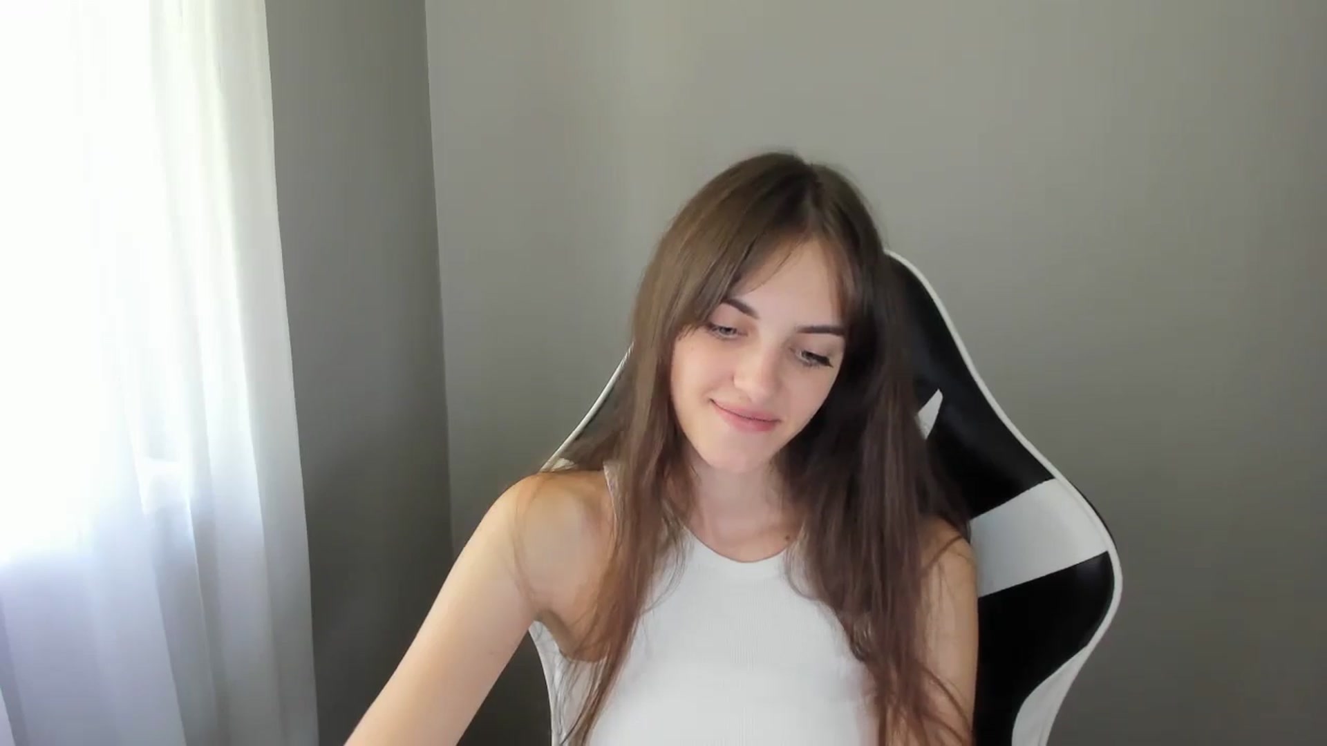 Gallery image thumbnail from Dashamoxy's myfreecams stream on, 07/24/2025, 10:45 image 19 of 20