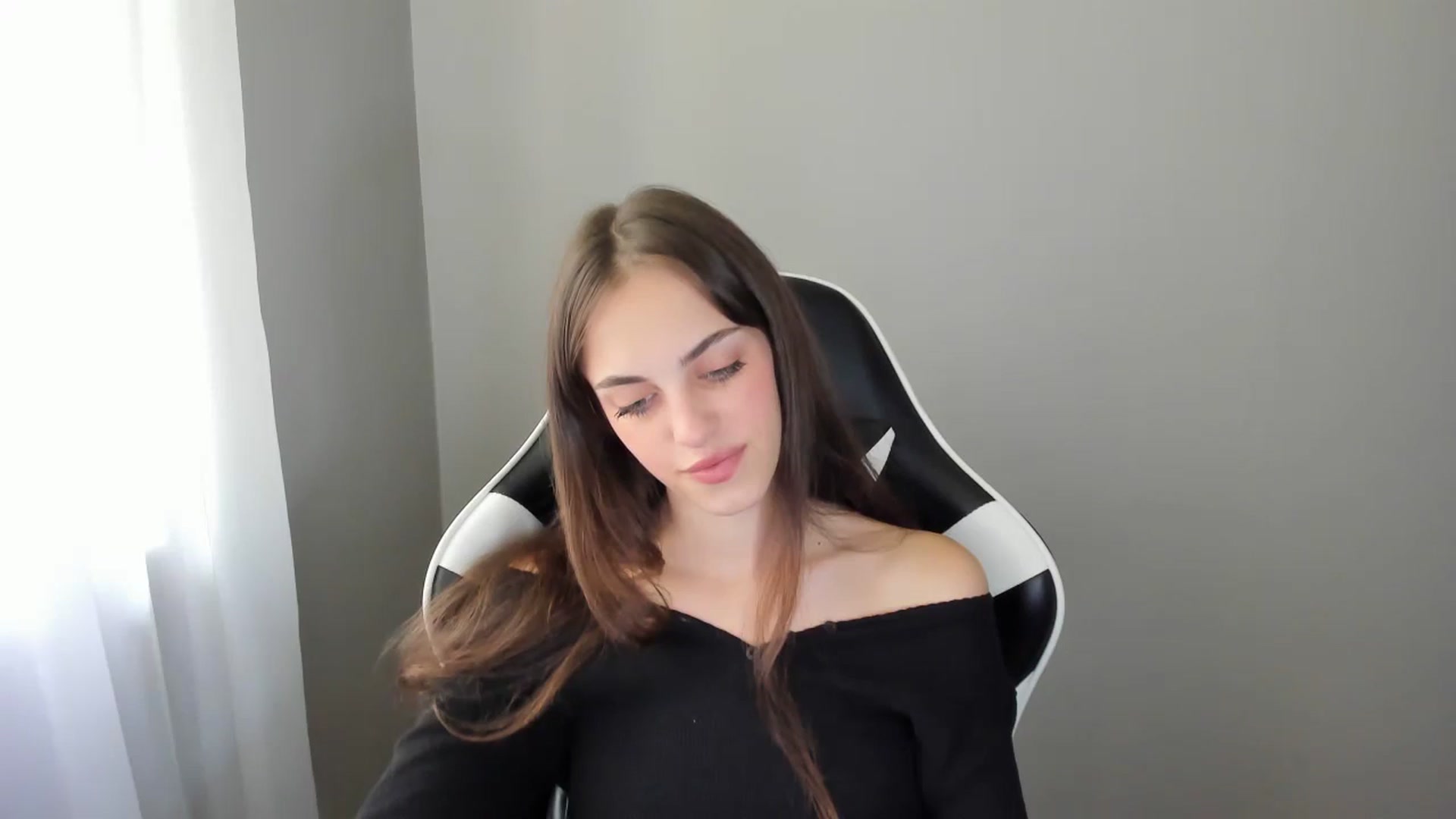 Gallery image thumbnail from Dashamoxy's myfreecams stream on, 07/25/2025, 11:11 image 7 of 20