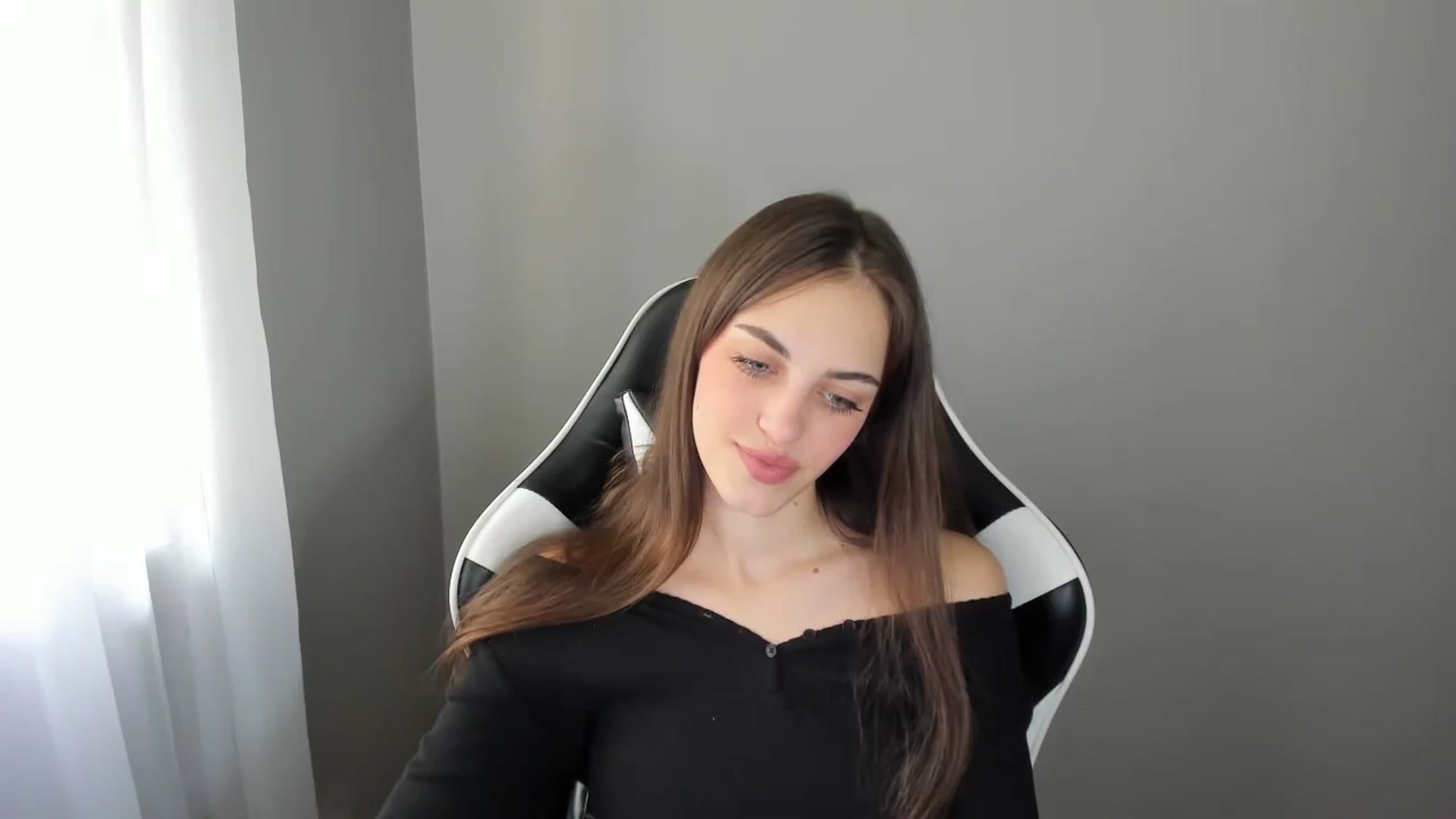 Gallery image thumbnail from Dashamoxy's myfreecams stream on, 07/25/2025, 11:11 image 8 of 20