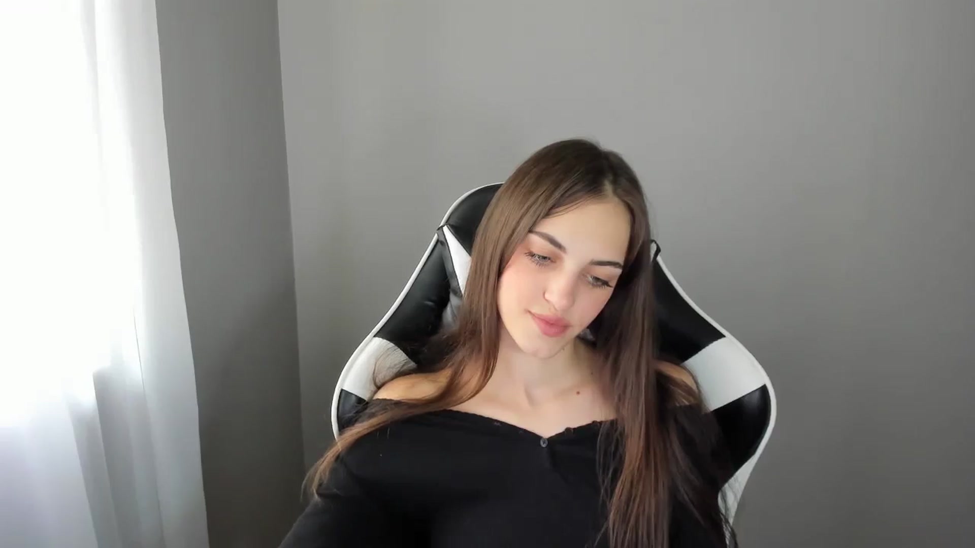 Gallery image thumbnail from Dashamoxy's myfreecams stream on, 07/25/2025, 12:23 image 19 of 20