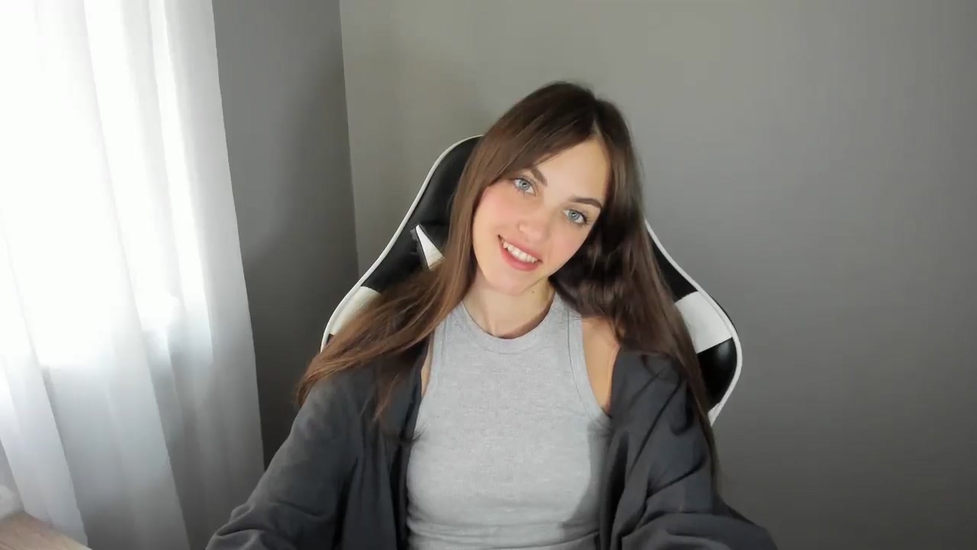 Gallery image thumbnail from Dashamoxy's myfreecams stream on, 07/30/2025, 11:13 image 4 of 20