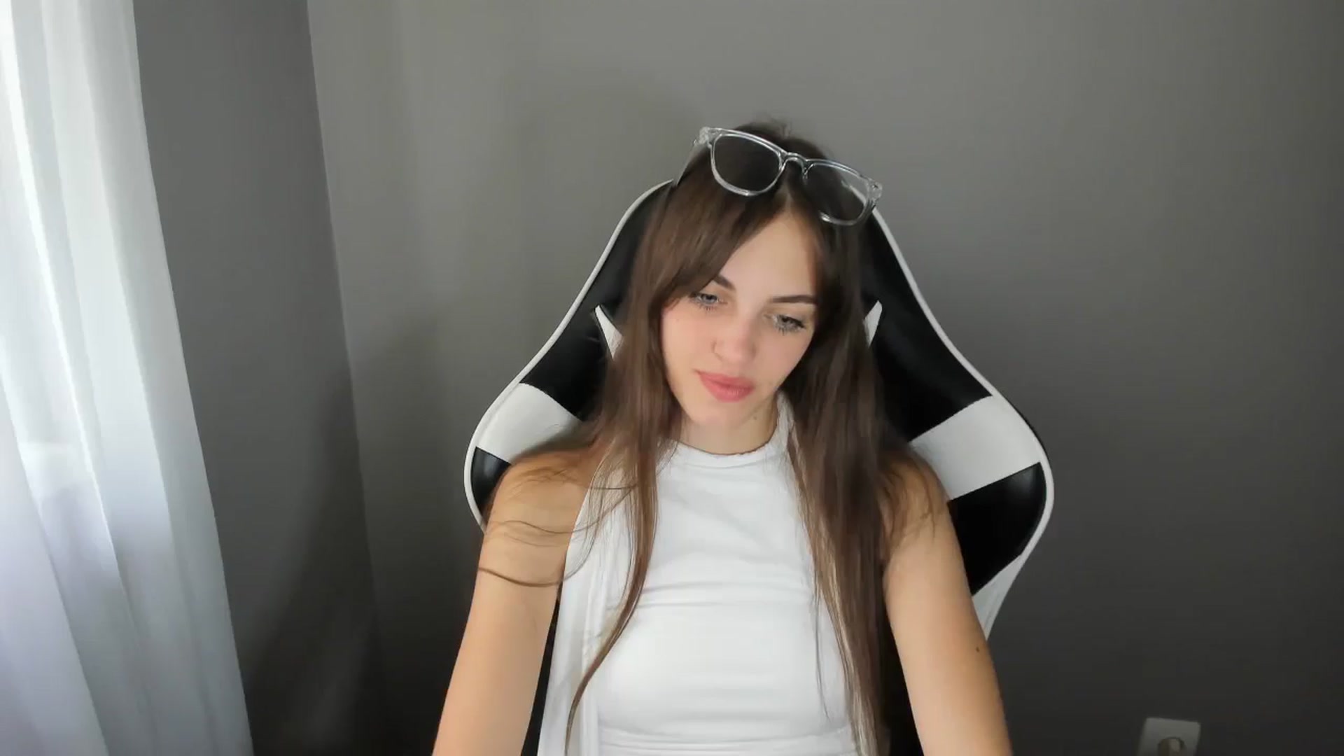 Gallery image thumbnail from Dashamoxy's myfreecams stream on, 07/31/2025, 08:38 image 9 of 20