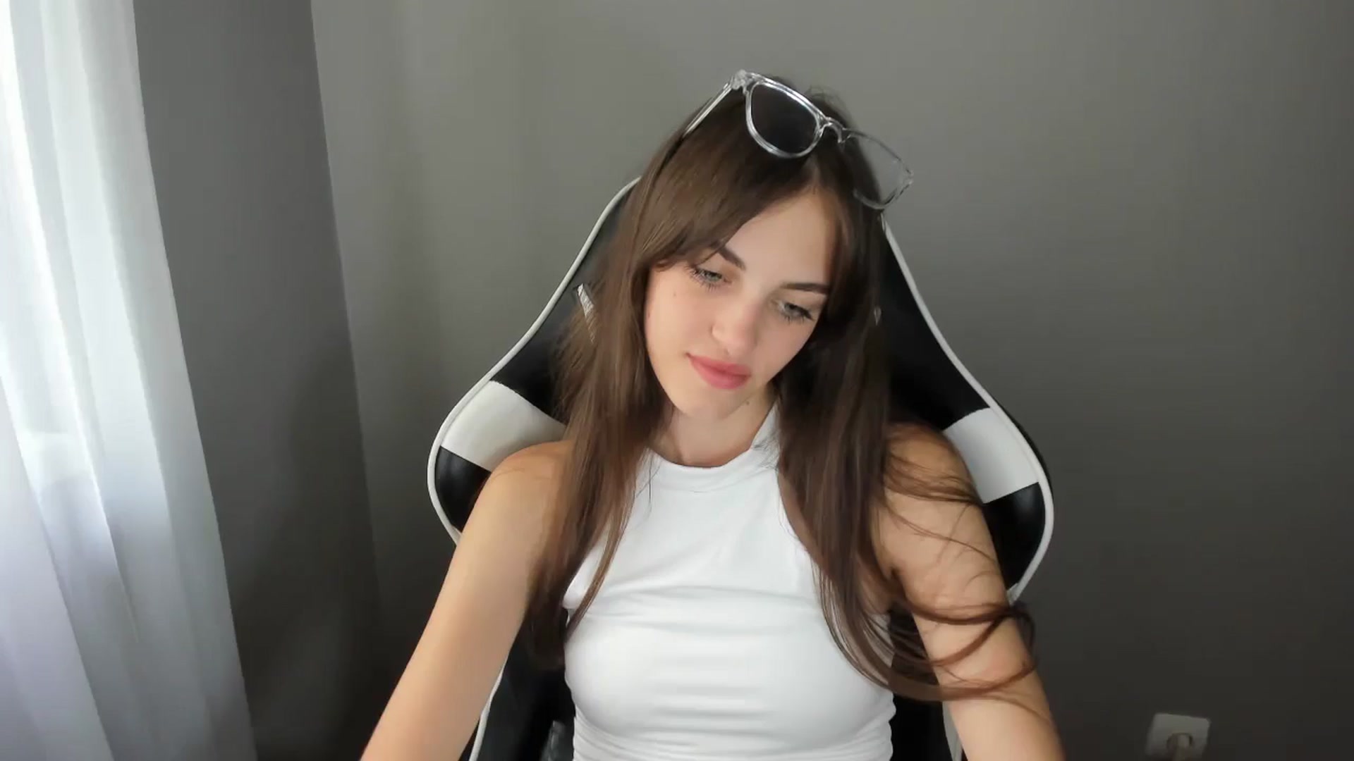 Gallery image thumbnail from Dashamoxy's myfreecams stream on, 07/31/2025, 09:17 image 16 of 20