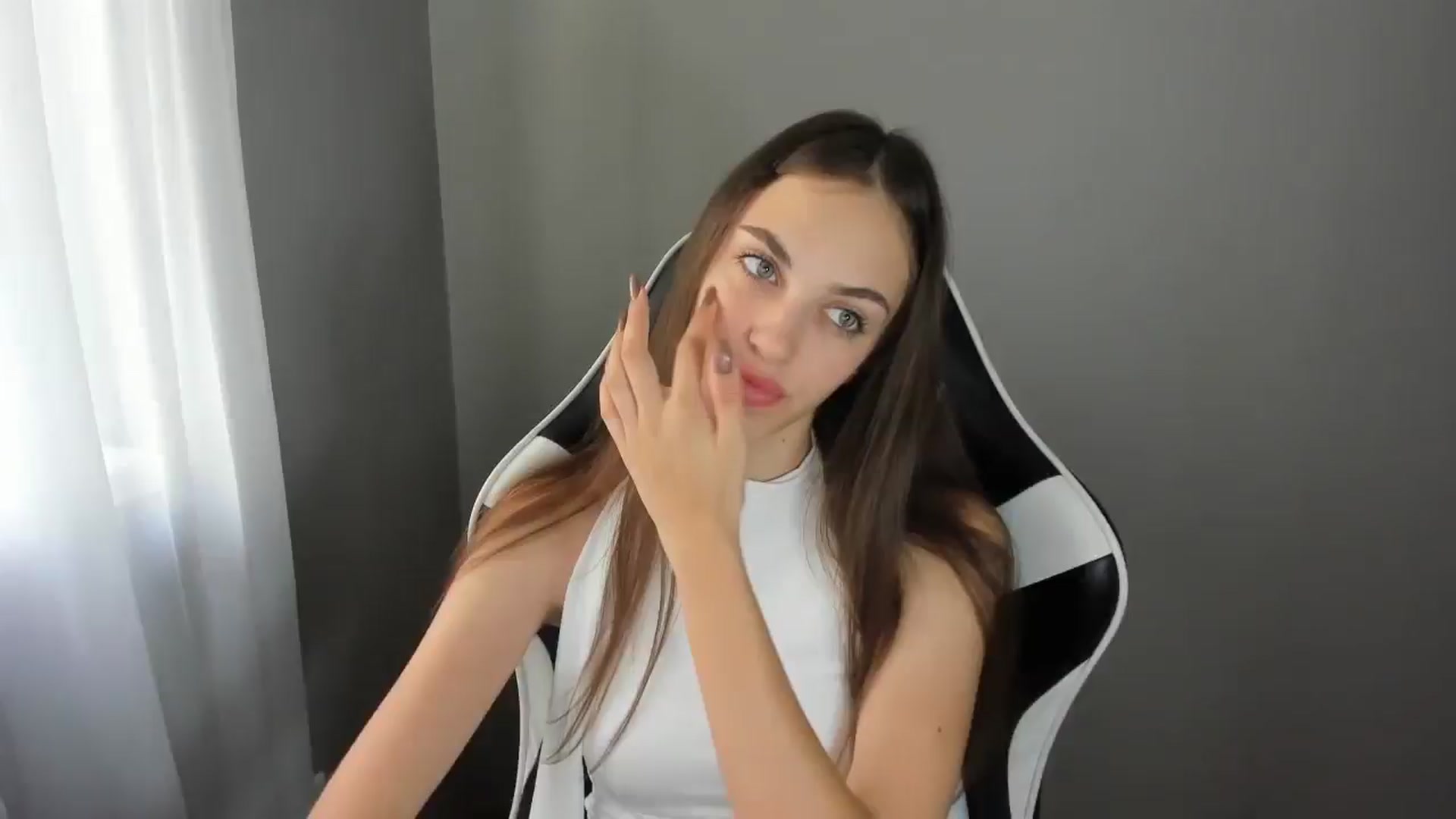 Gallery image thumbnail from Dashamoxy's myfreecams stream on, 07/31/2025, 14:47 image 1 of 20