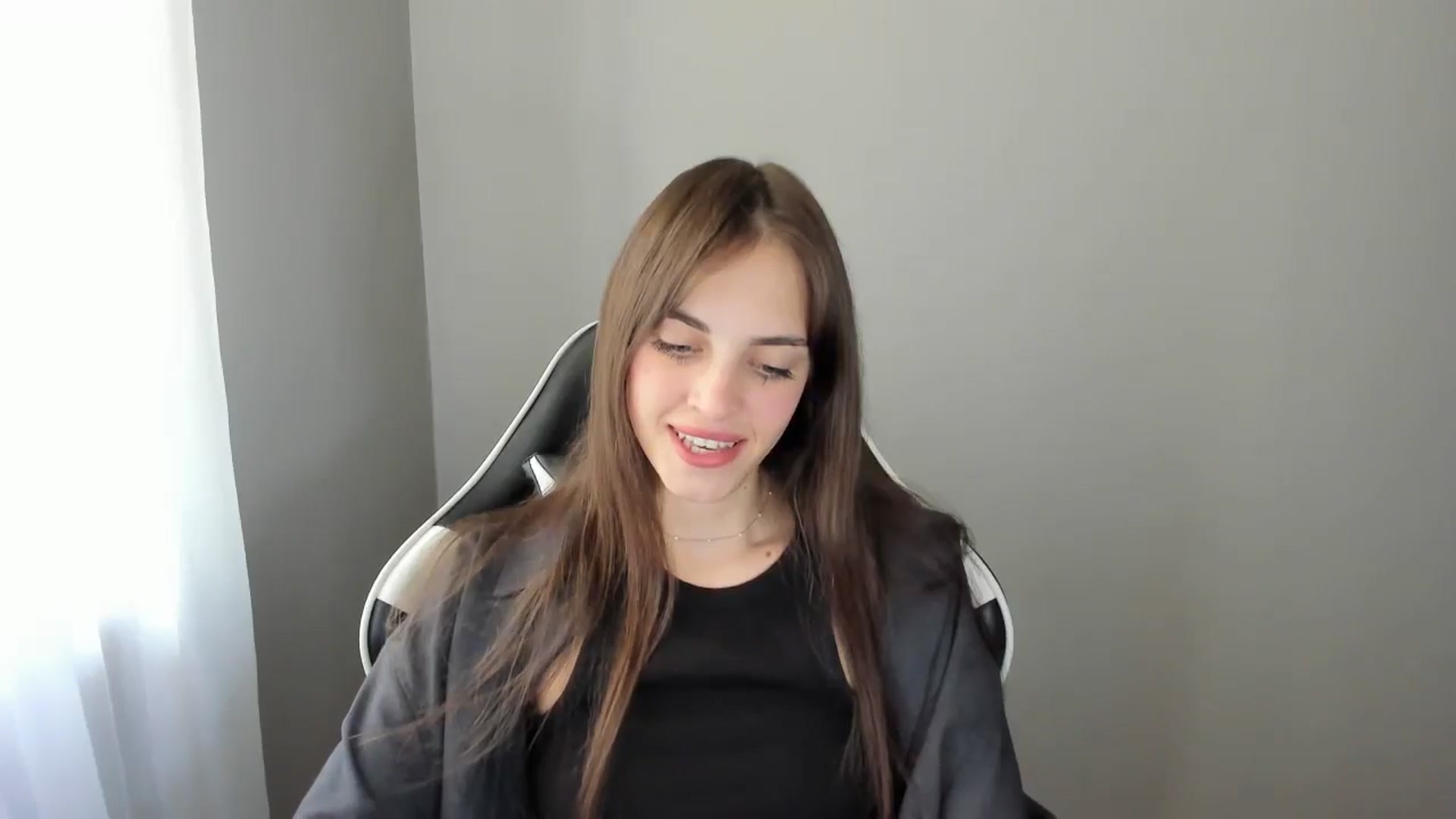 Gallery image thumbnail from Dashamoxy's myfreecams stream on, 08/02/2025, 10:40 image 10 of 20
